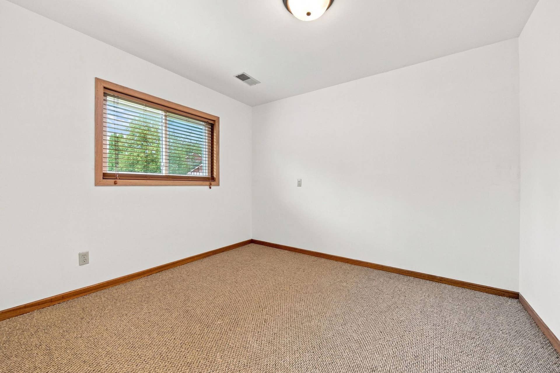 2610 Hydram Avenue N, Oakdale, MN 55128 2610 Hydram Avenue N, Oakdale, MN 55128