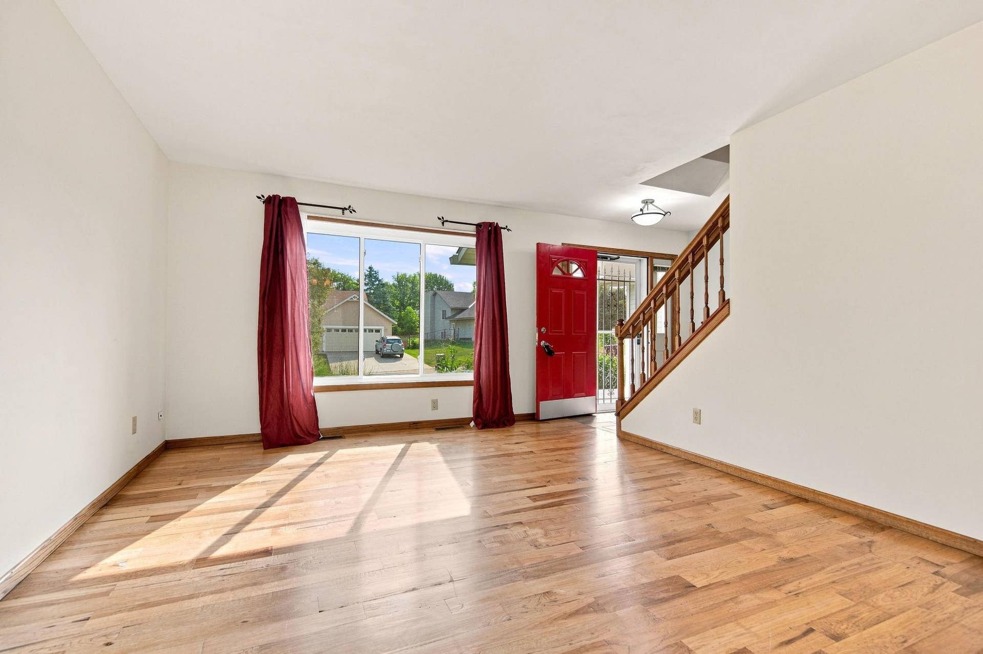 2610 Hydram Avenue N, Oakdale, MN 55128 2610 Hydram Avenue N, Oakdale, MN 55128
