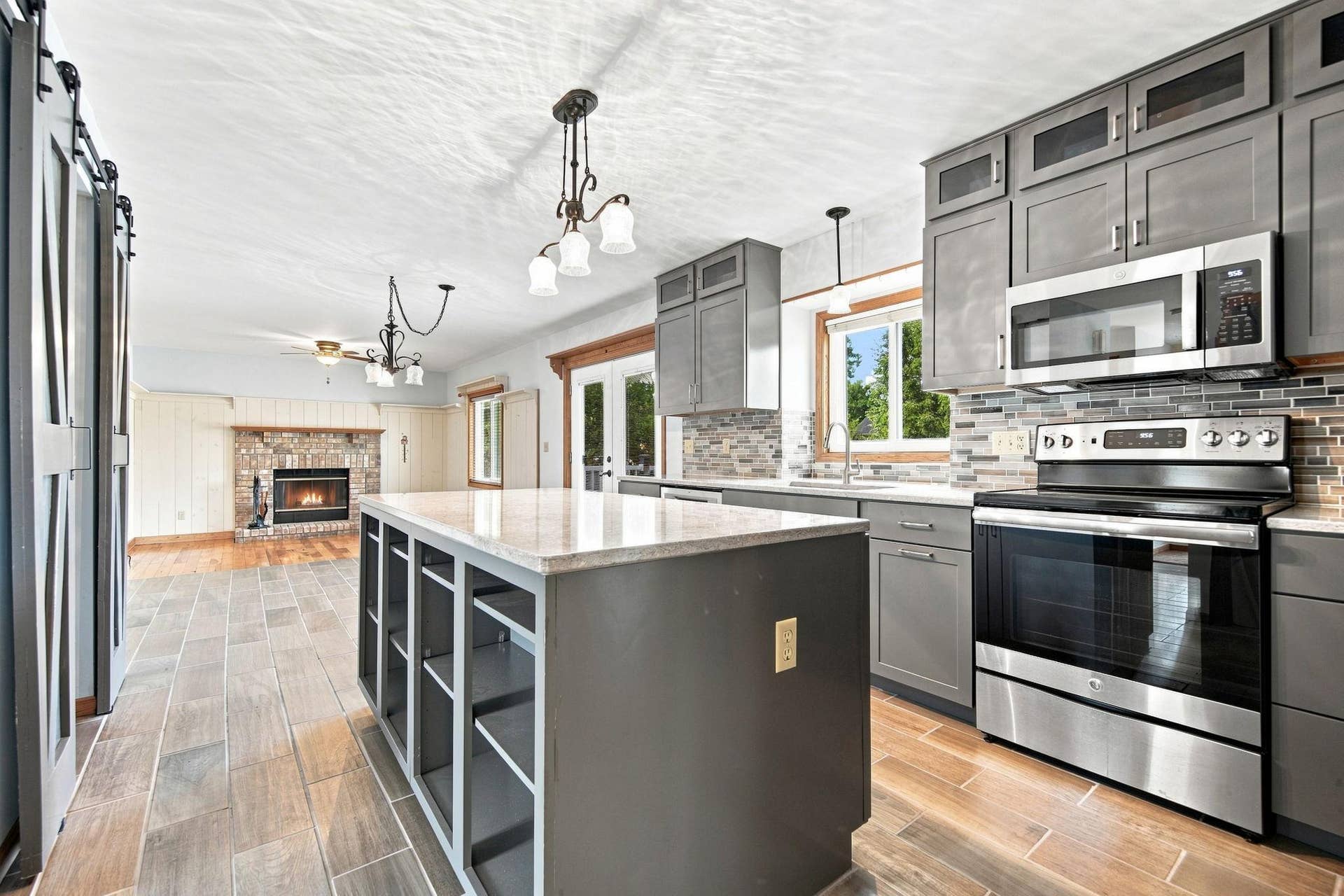 2610 Hydram Avenue N, Oakdale, MN 55128 2610 Hydram Avenue N, Oakdale, MN 55128