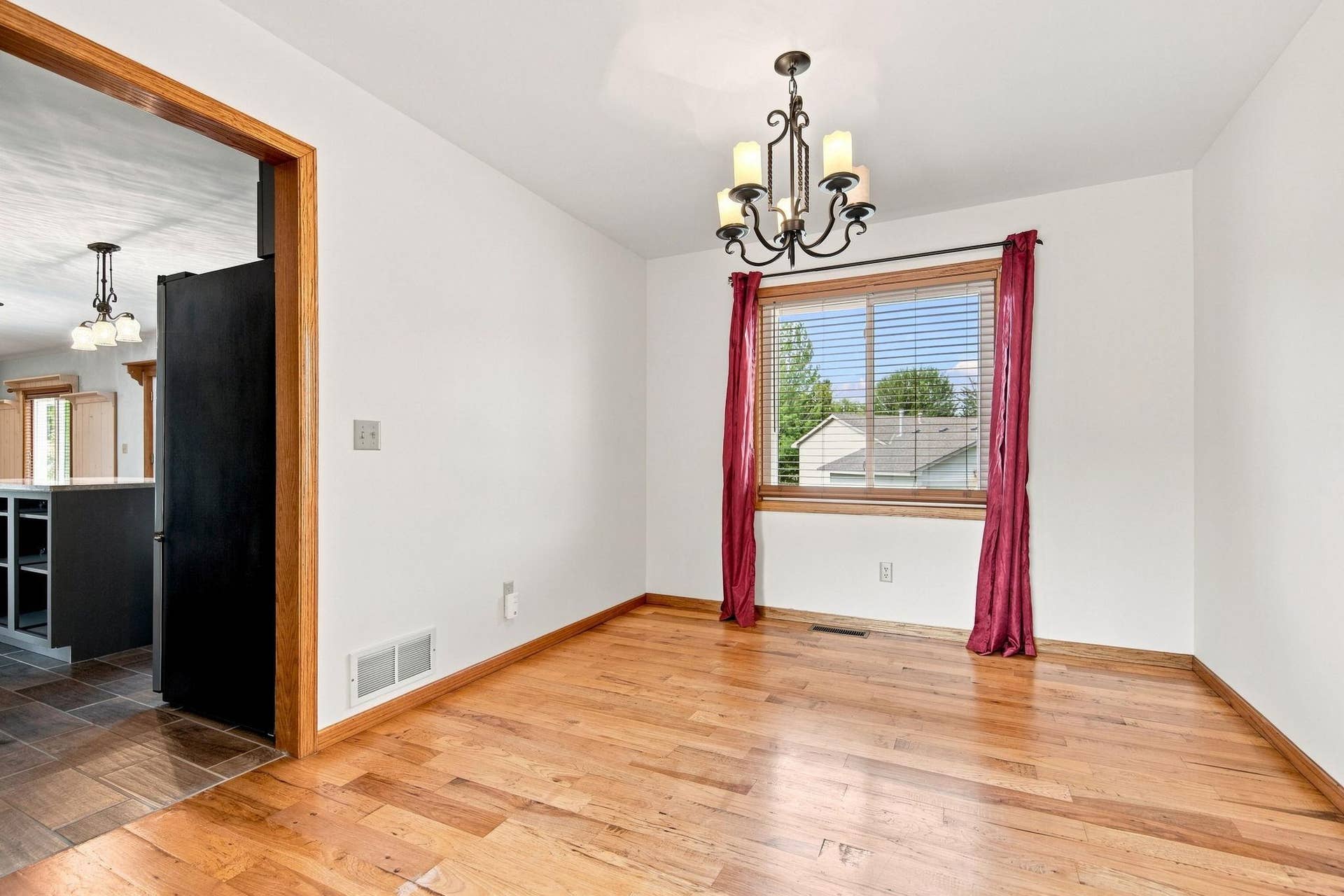 2610 Hydram Avenue N, Oakdale, MN 55128 2610 Hydram Avenue N, Oakdale, MN 55128