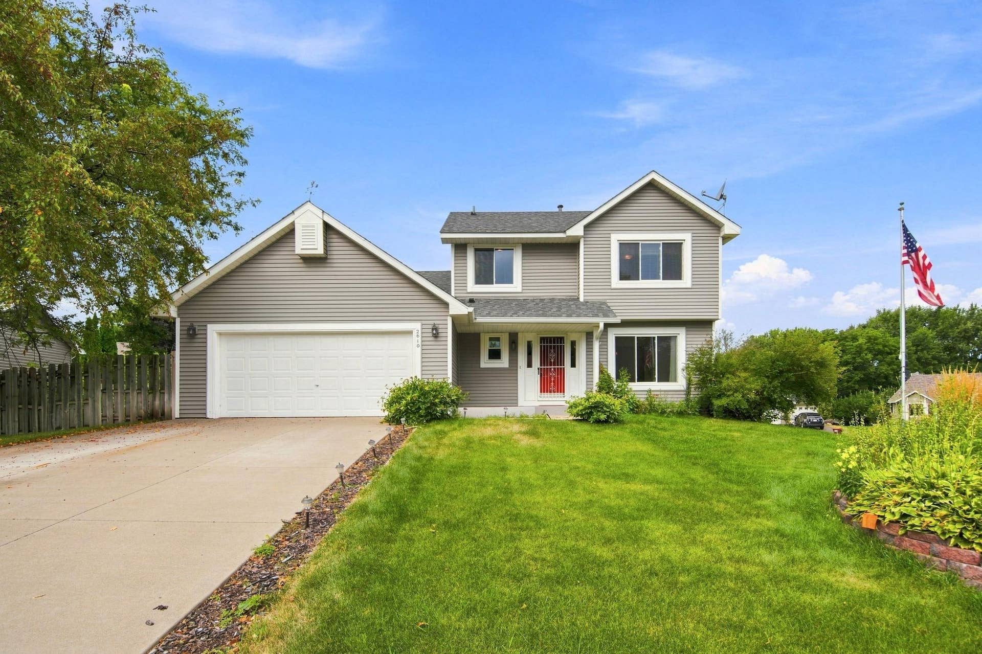 2610 Hydram Avenue N, Oakdale, MN 55128 2610 Hydram Avenue N, Oakdale, MN 55128