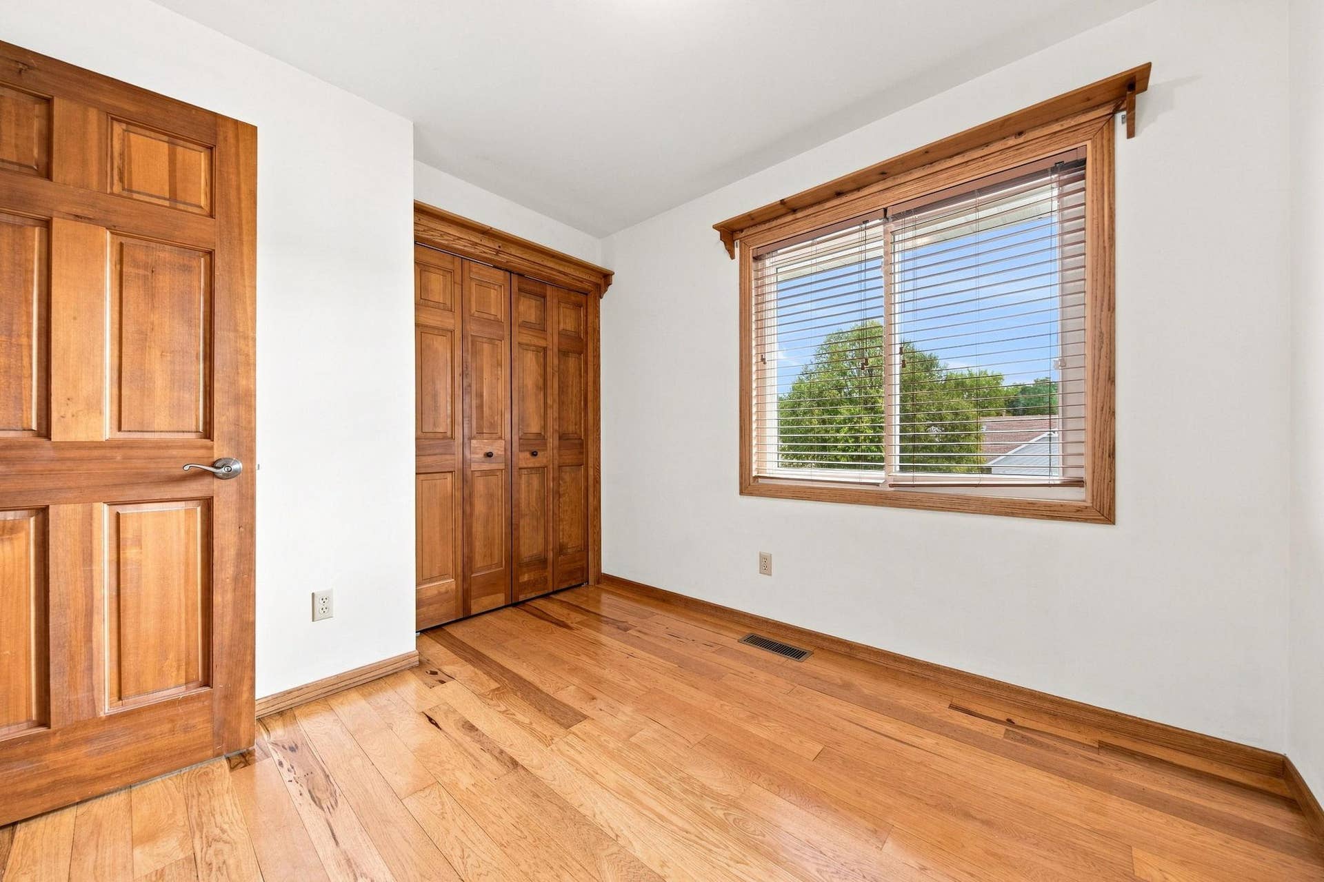 2610 Hydram Avenue N, Oakdale, MN 55128 2610 Hydram Avenue N, Oakdale, MN 55128
