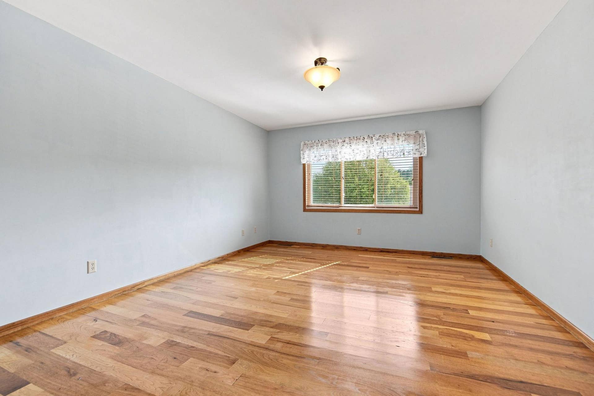 2610 Hydram Avenue N, Oakdale, MN 55128 2610 Hydram Avenue N, Oakdale, MN 55128