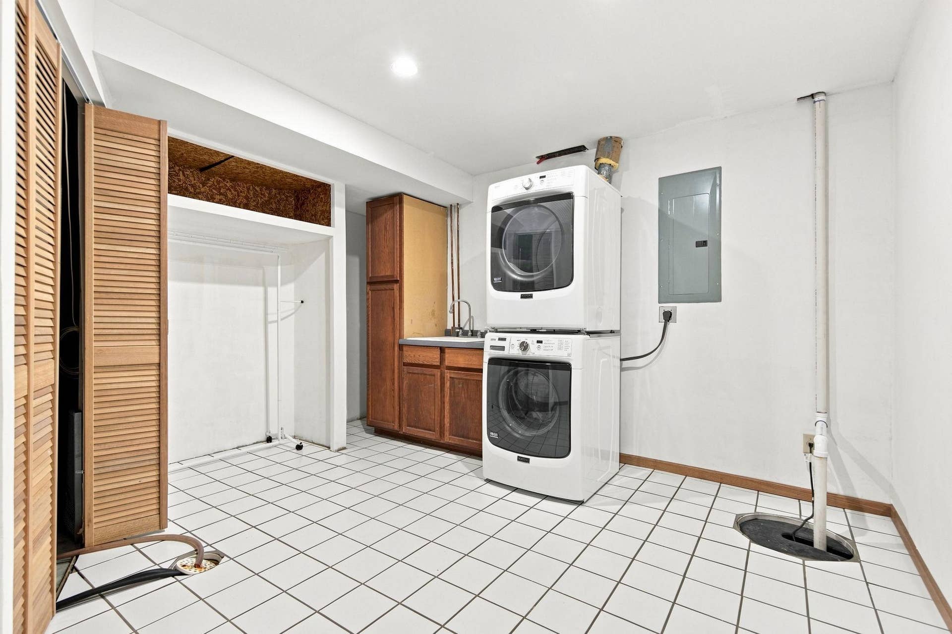 2610 Hydram Avenue N, Oakdale, MN 55128 2610 Hydram Avenue N, Oakdale, MN 55128