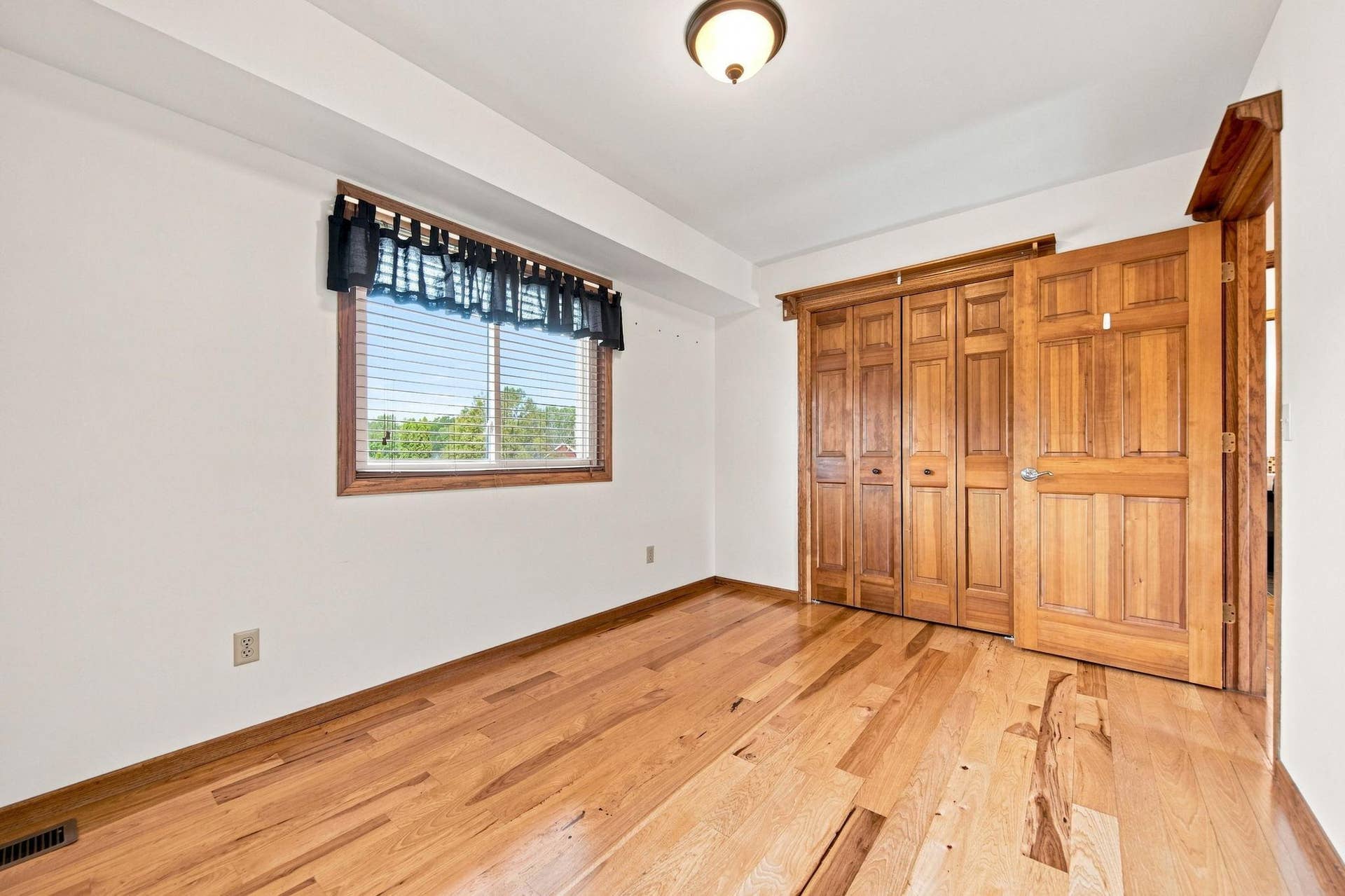 2610 Hydram Avenue N, Oakdale, MN 55128 2610 Hydram Avenue N, Oakdale, MN 55128