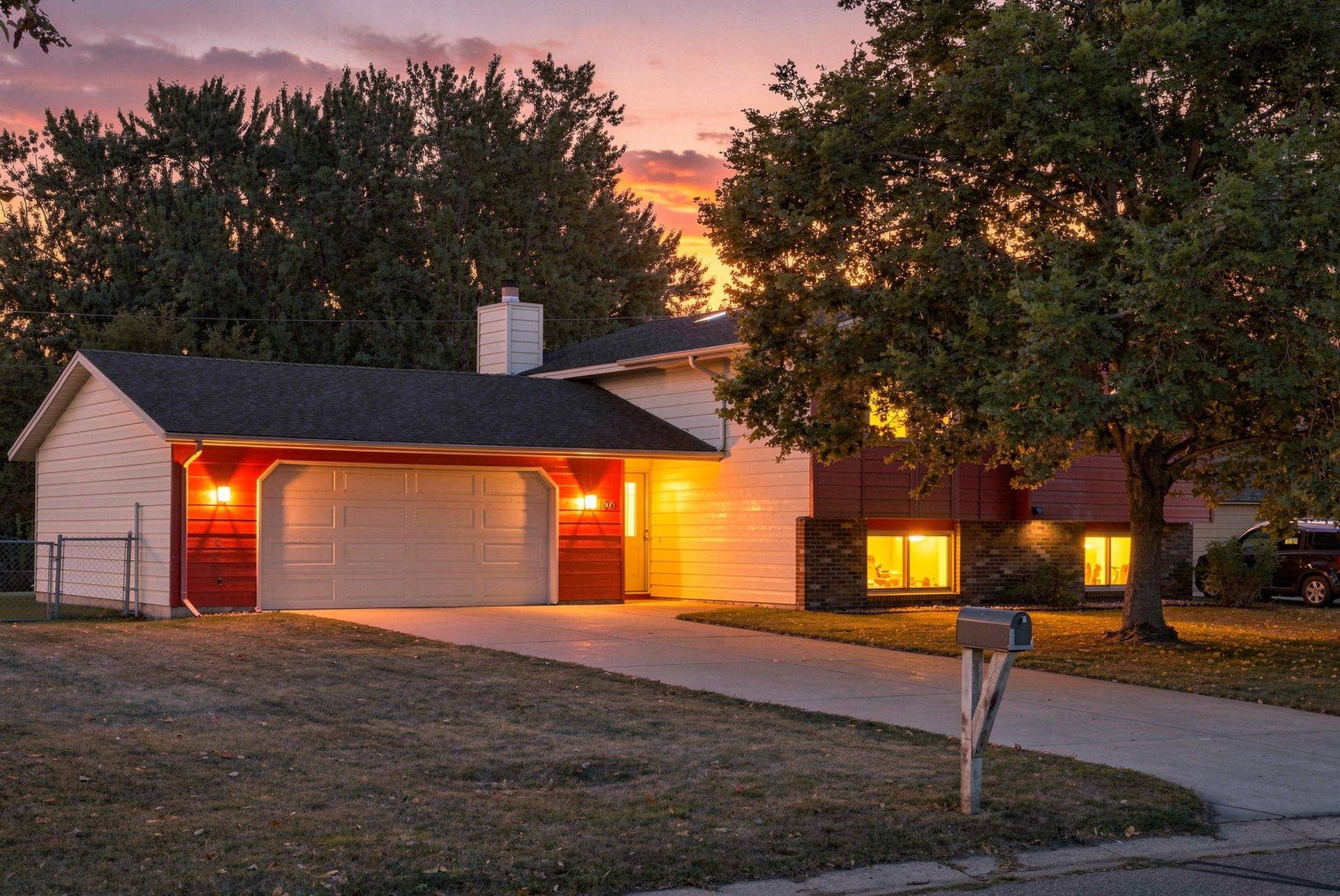 8106 Vincent Avenue N, Brooklyn Park, MN 55444 1-web-or-mls-Vincent_N_TW_03882.jpg