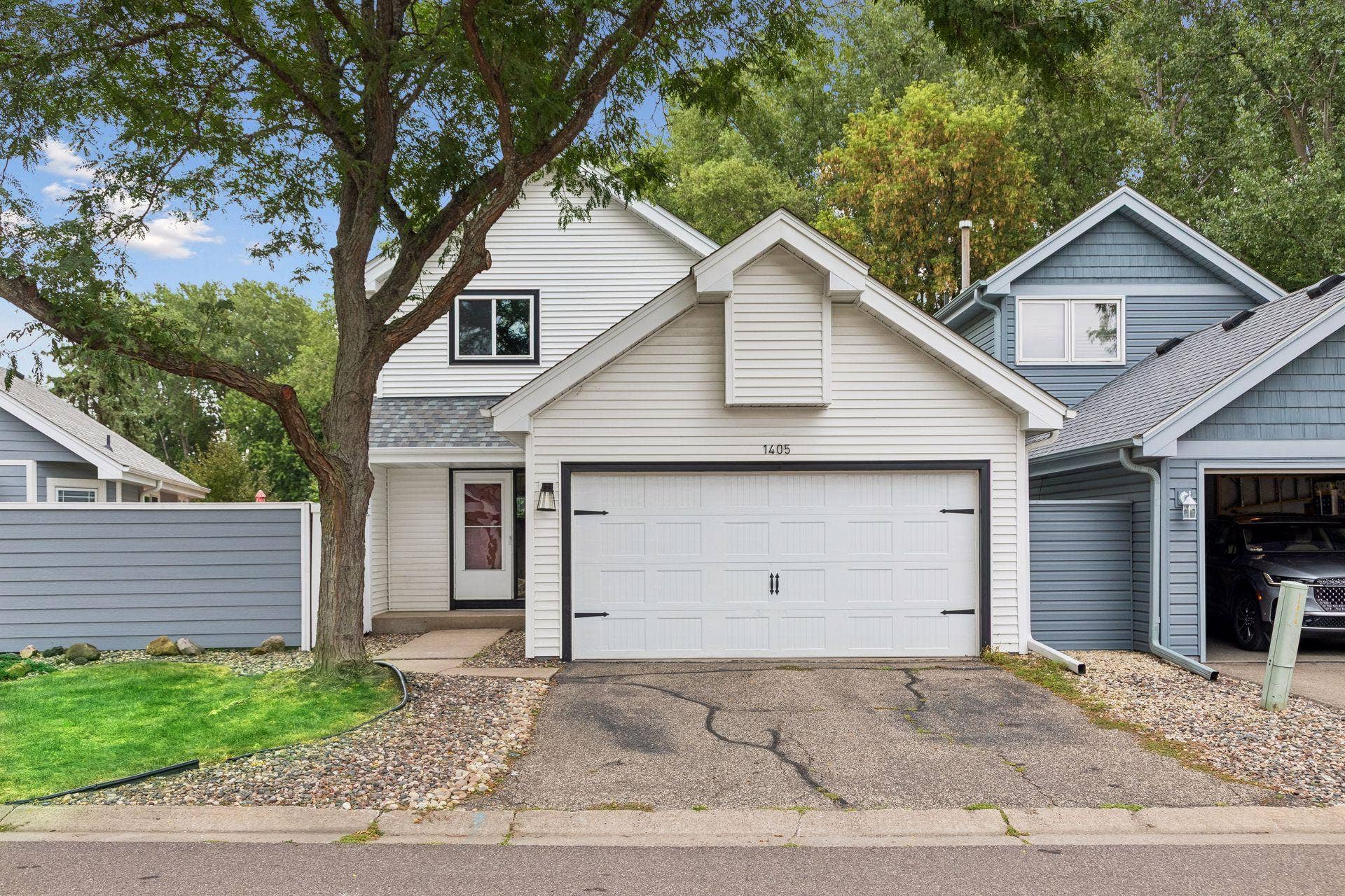 Welcome to 1405 Granada Trl!  This move in ready detached town home will not disappoint.
