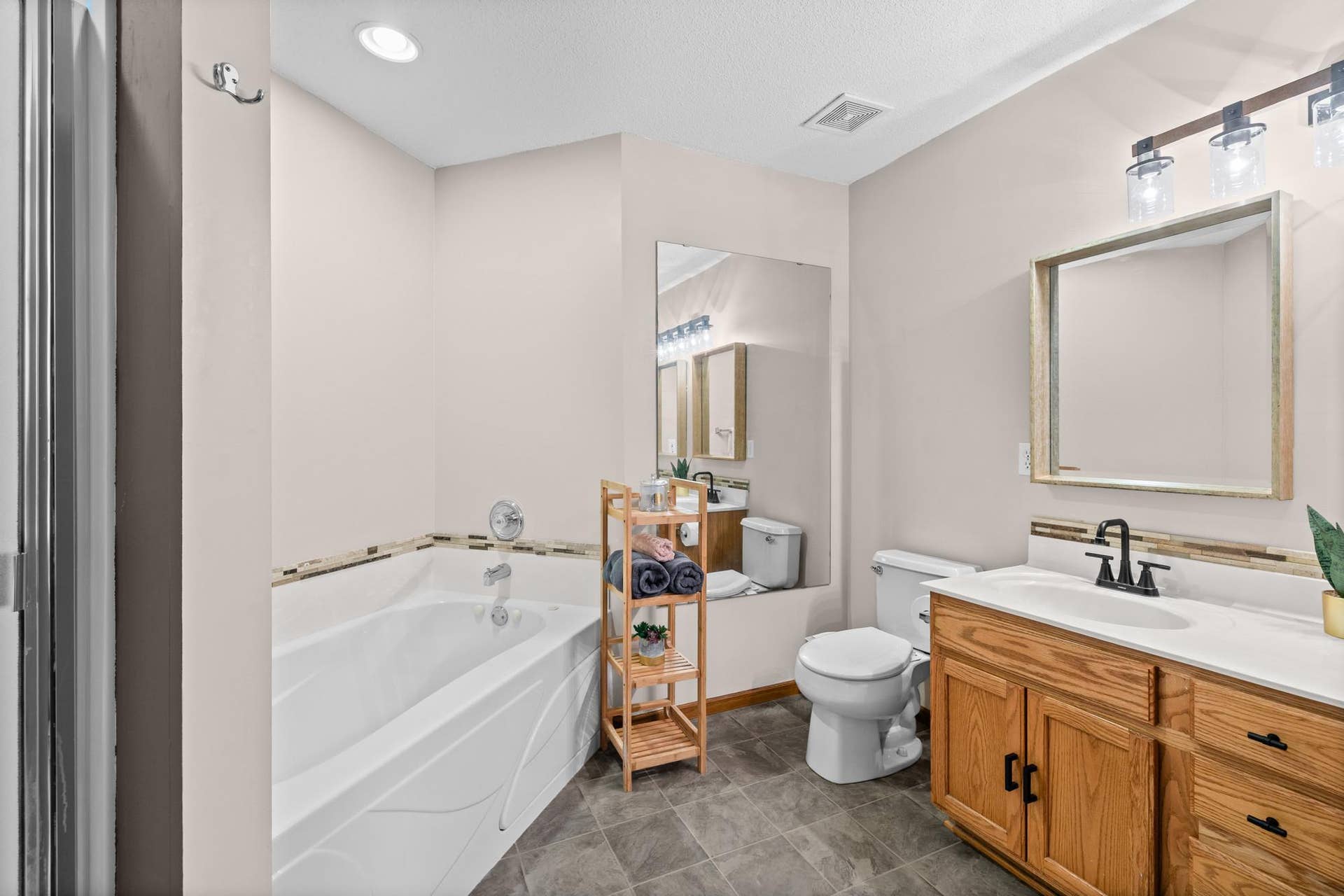 9220 Merrimac Lane N, Maple Grove, MN 55311 9220 Merrimac Lane N, Maple Grove, MN 55311