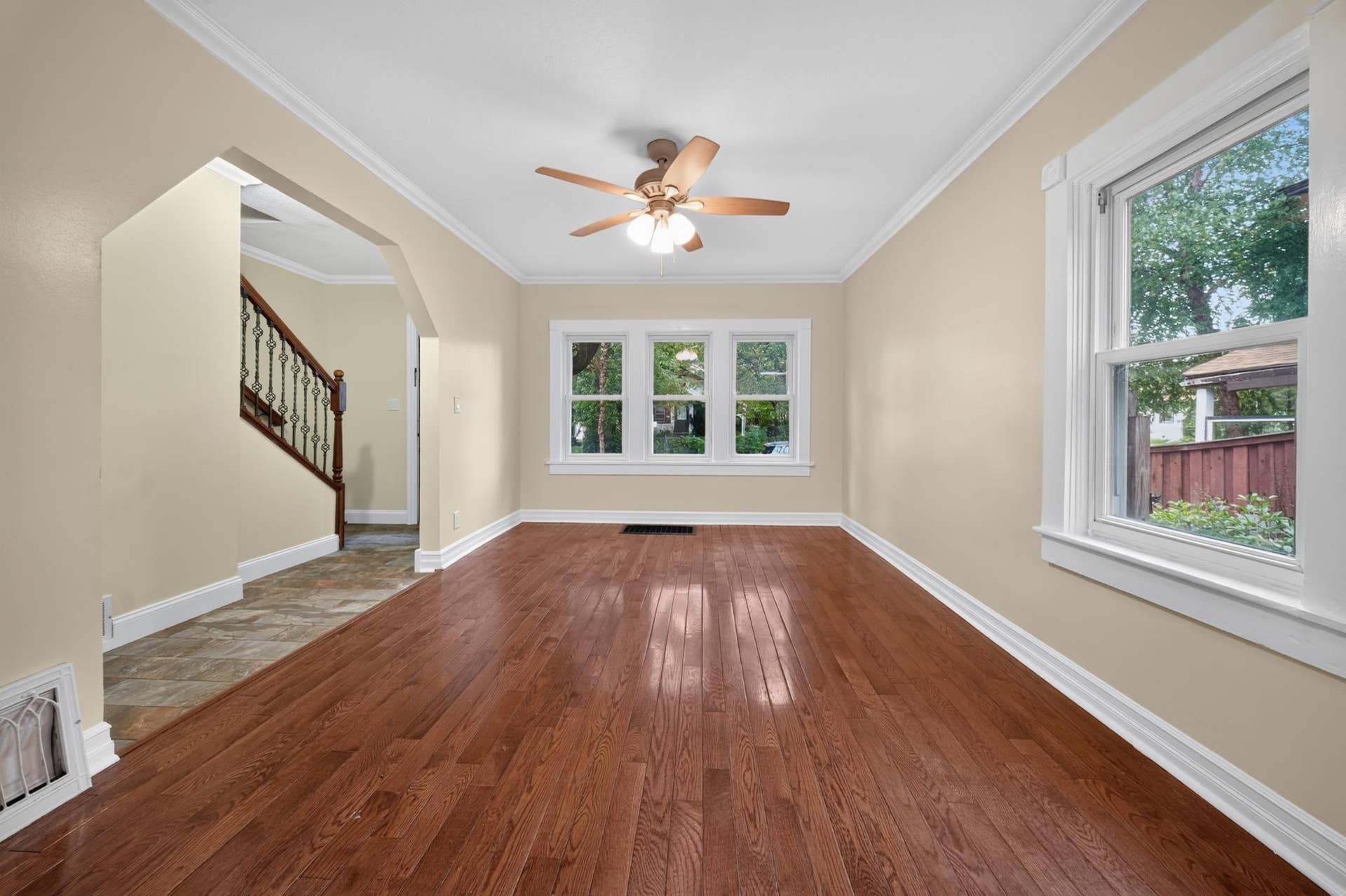 3947 Dupont Avenue N, 81, Minneapolis, MN 55412 DSC01030.jpg