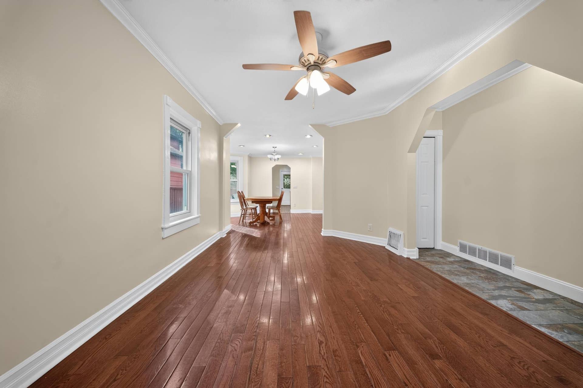 3947 Dupont Avenue N, 81, Minneapolis, MN 55412 DSC01095.jpg