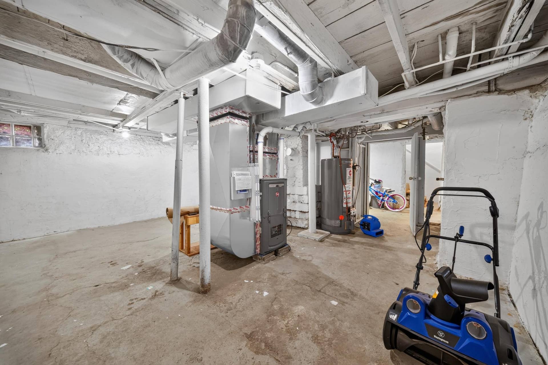 3947 Dupont Avenue N, 81, Minneapolis, MN 55412 DSC01114.jpg