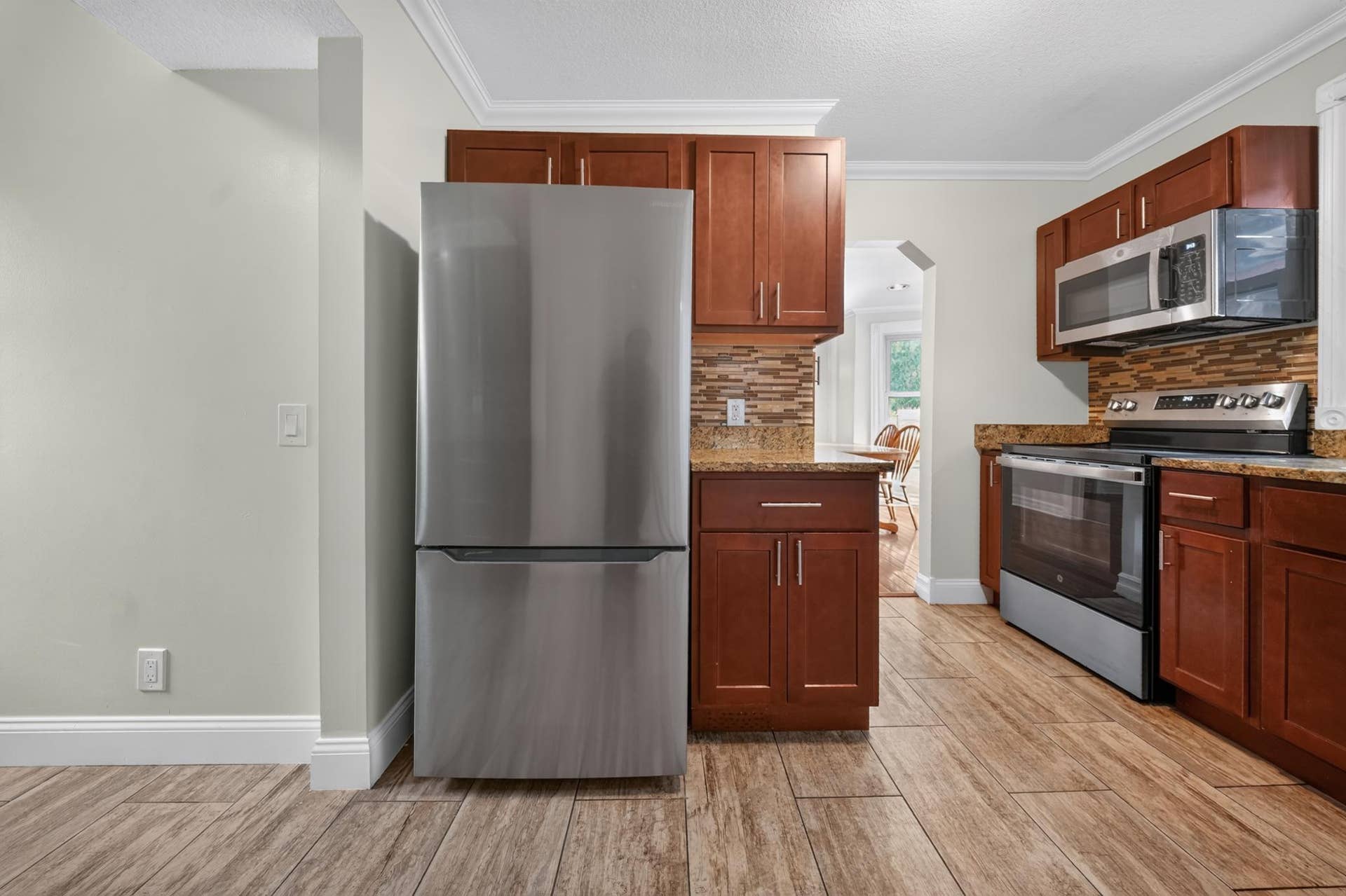 3947 Dupont Avenue N, 81, Minneapolis, MN 55412 DSC01080.jpg