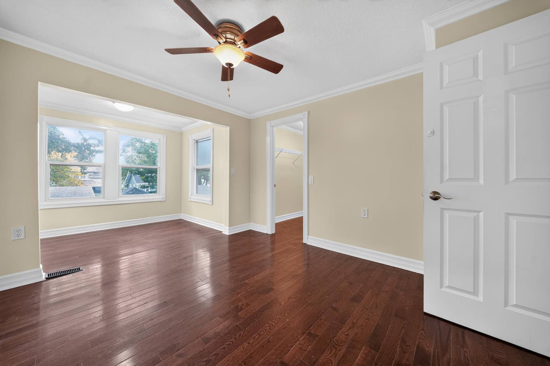 3947 Dupont Avenue N, 81, Minneapolis, MN 55412 DSC01065.jpg
