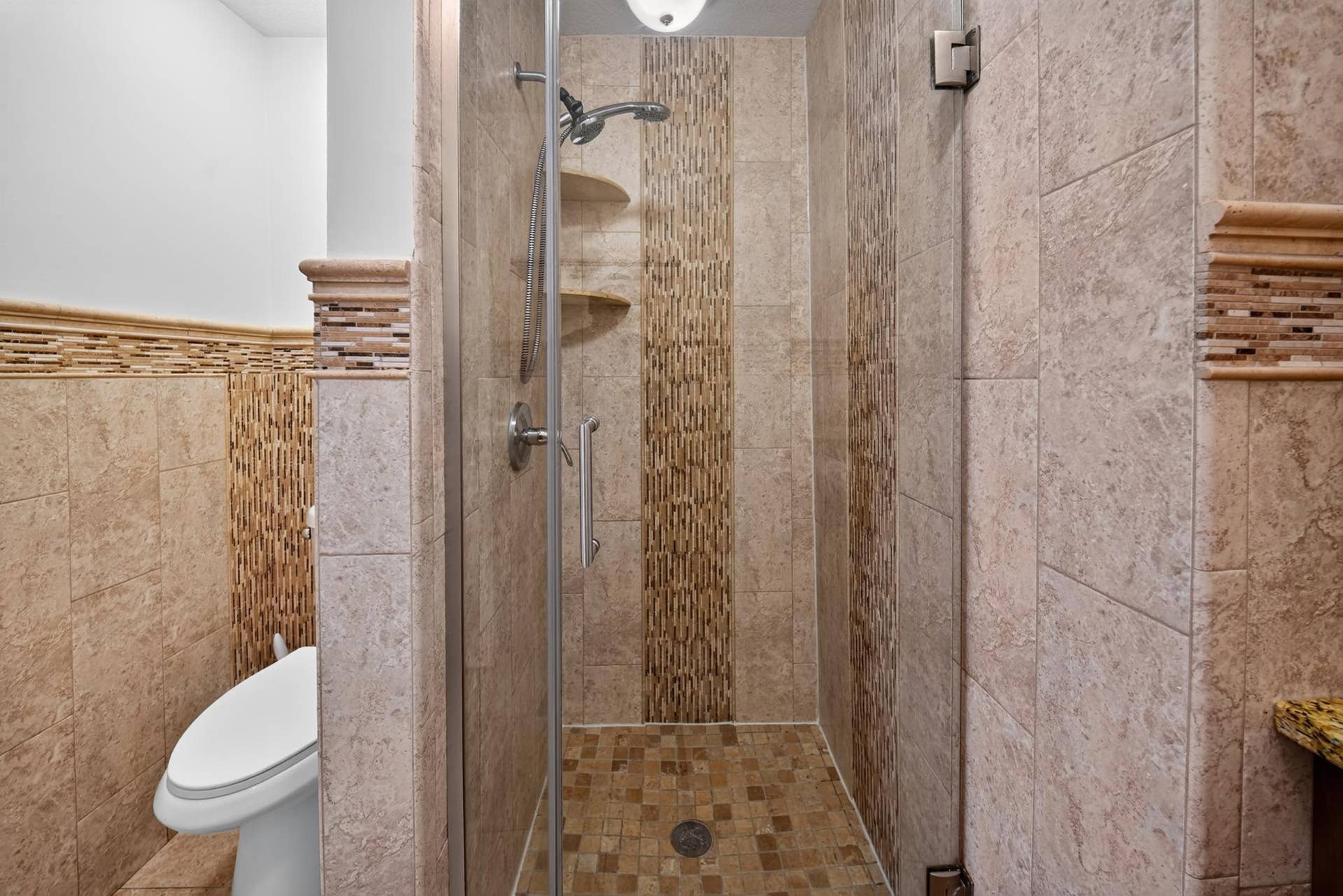 3947 Dupont Avenue N, 81, Minneapolis, MN 55412 DSC01036.jpg