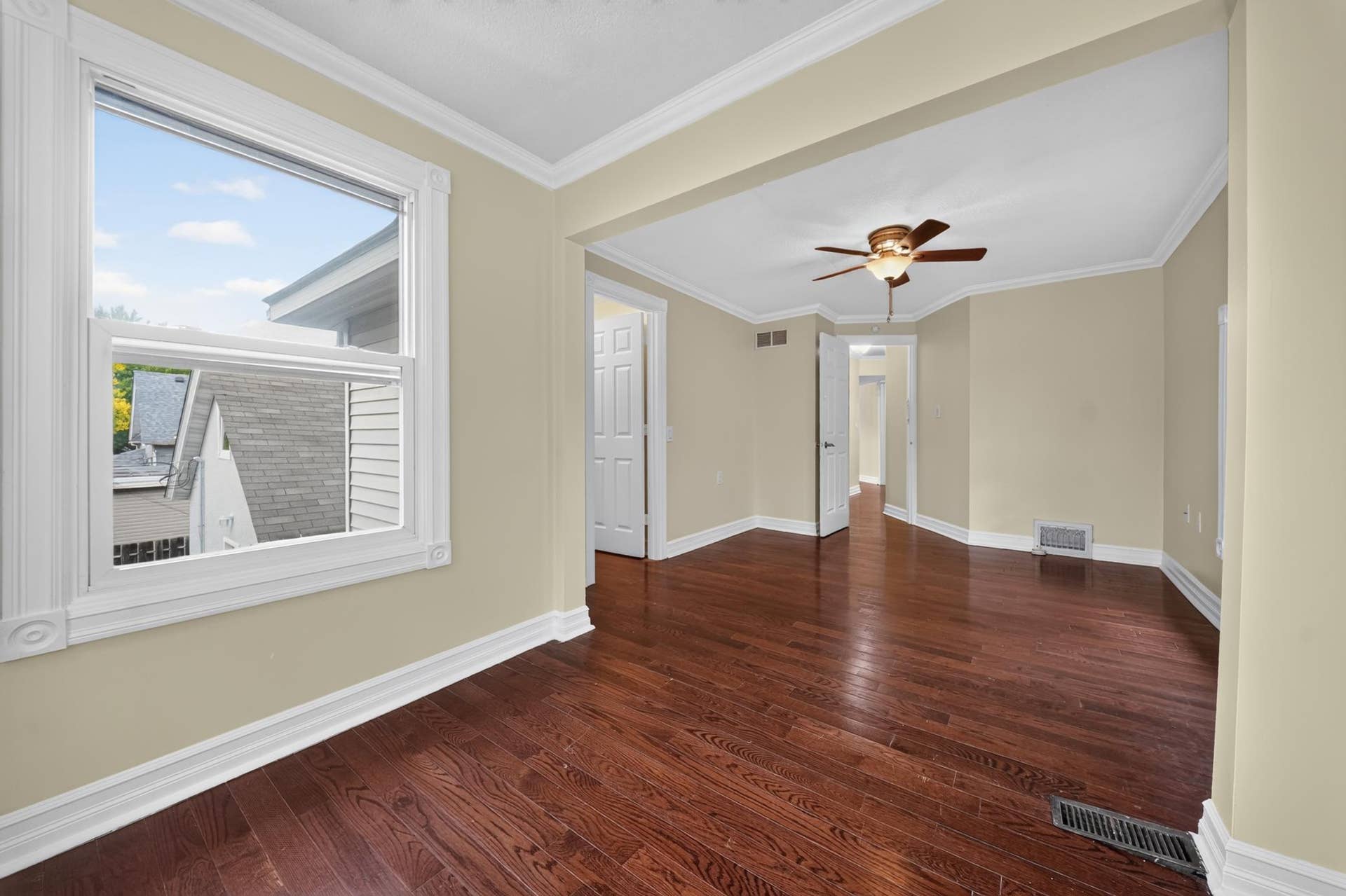 3947 Dupont Avenue N, 81, Minneapolis, MN 55412 DSC01062.jpg