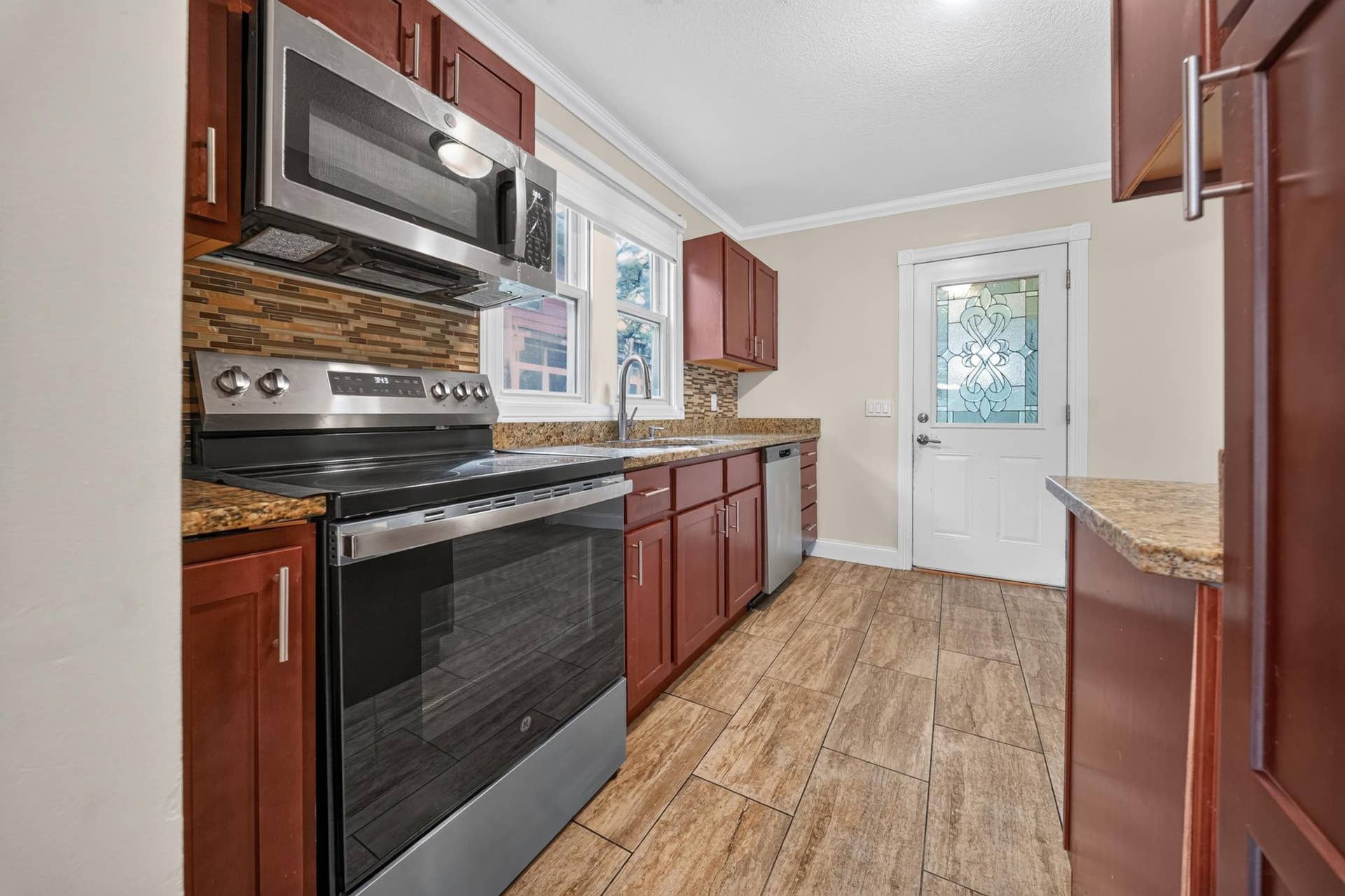 3947 Dupont Avenue N, 81, Minneapolis, MN 55412 DSC01086.jpg