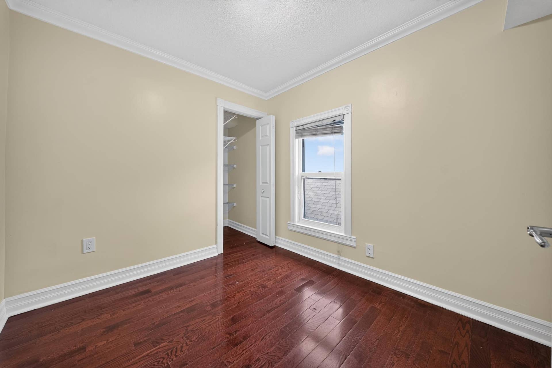 3947 Dupont Avenue N, 81, Minneapolis, MN 55412 DSC01069.jpg