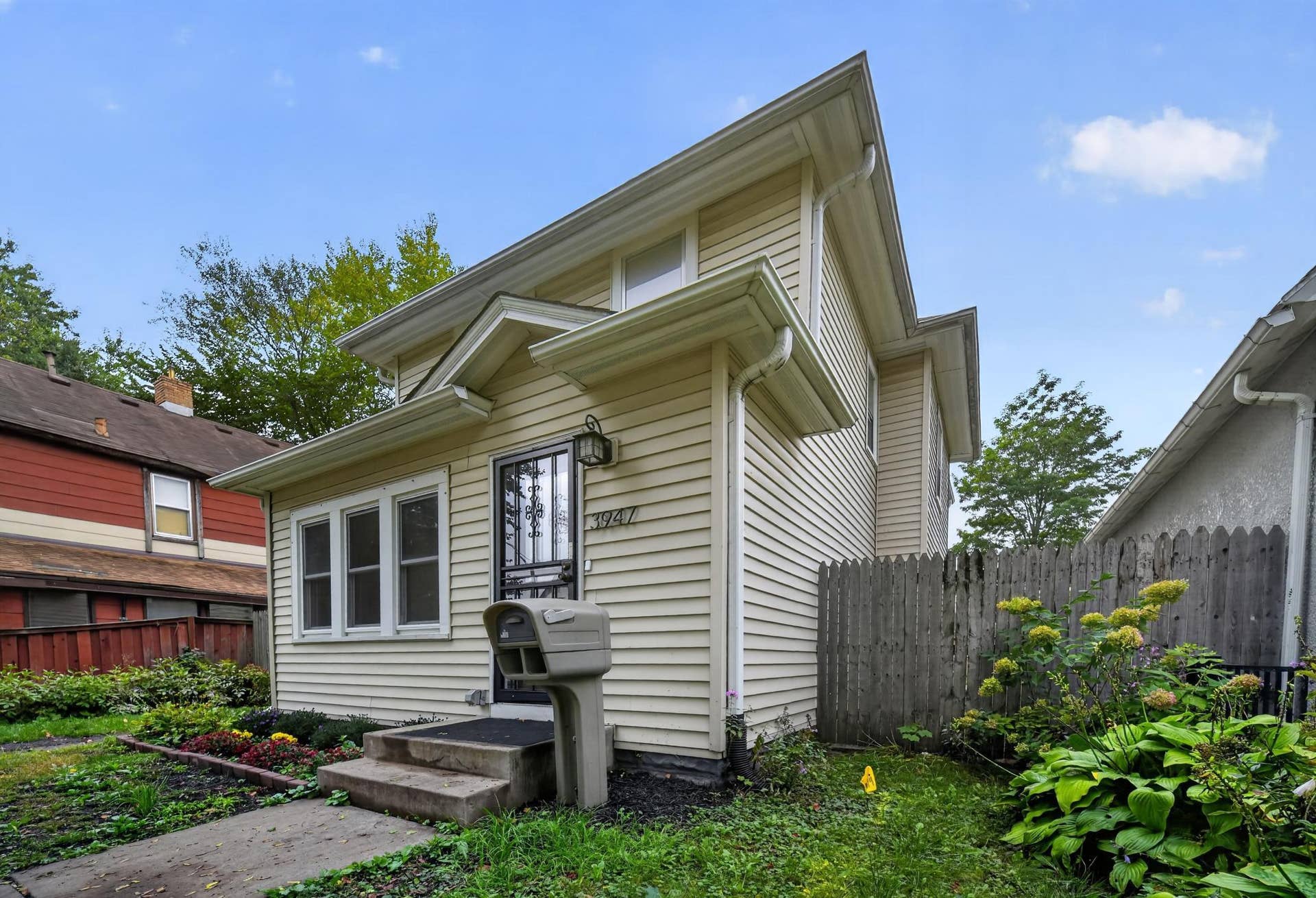 3947 Dupont Avenue N, 81, Minneapolis, MN 55412 DSC01137.jpg