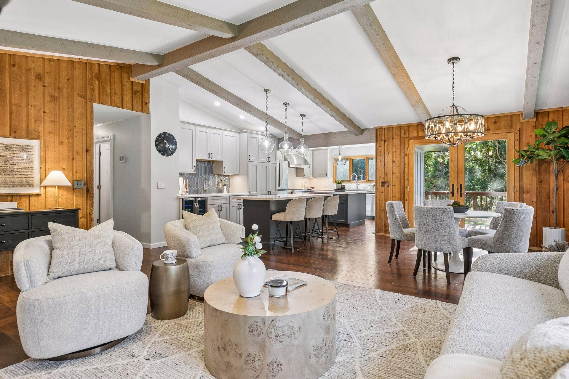 8249 Deer Pond Court N, Lake Elmo, MN 55042 Welcome!