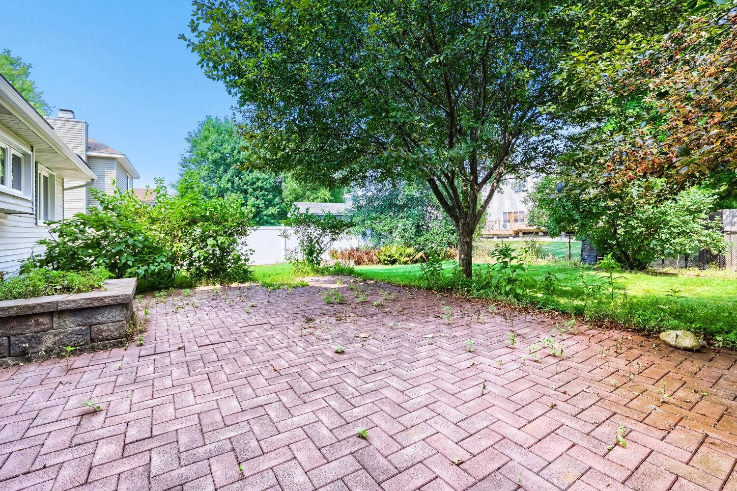 1119 Bonnieview Drive, Woodbury, MN 55129 1119 Bonnieview Drive, Woodbury, MN 55129