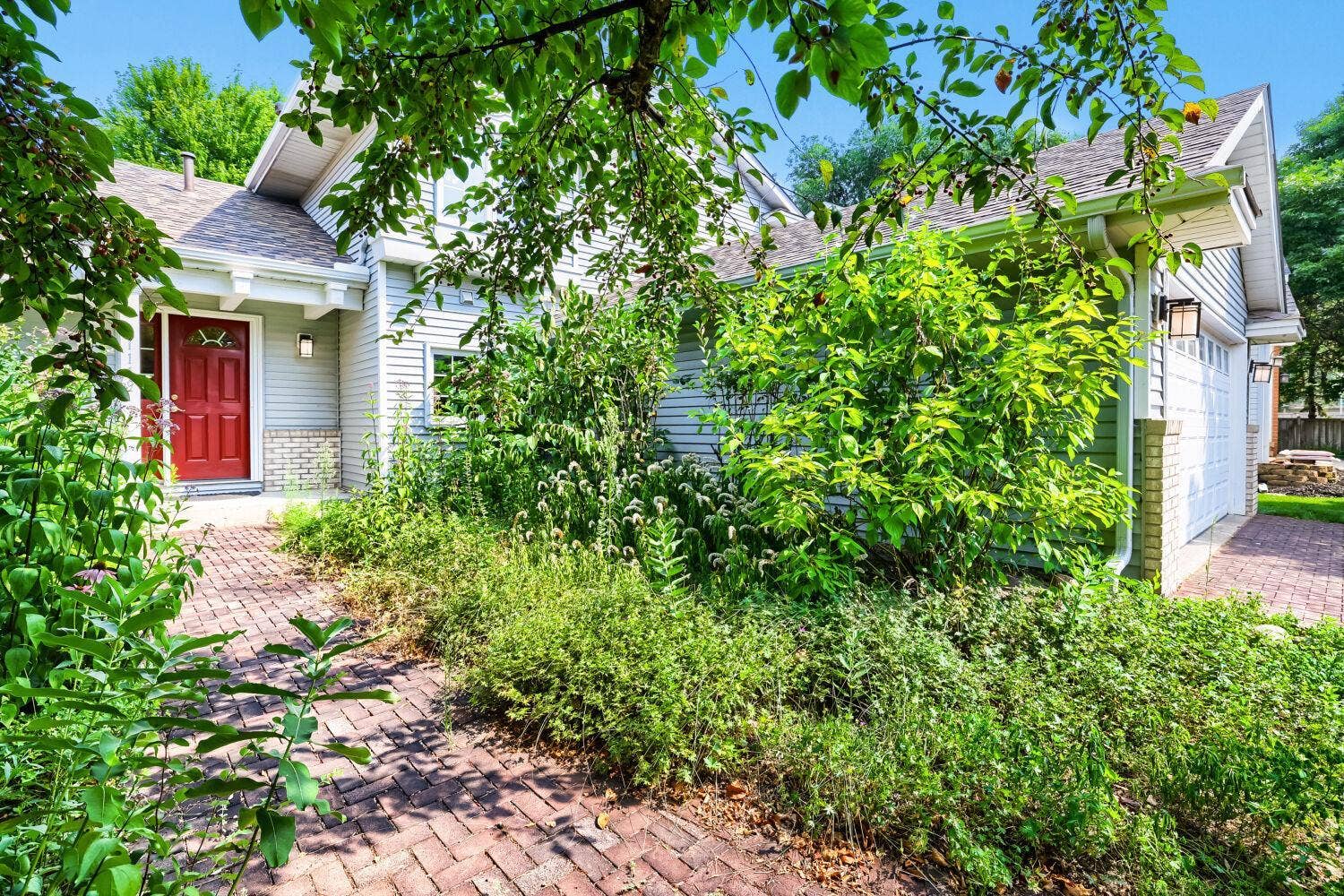 1119 Bonnieview Drive, Woodbury, MN 55129 1119 Bonnieview Drive, Woodbury, MN 55129