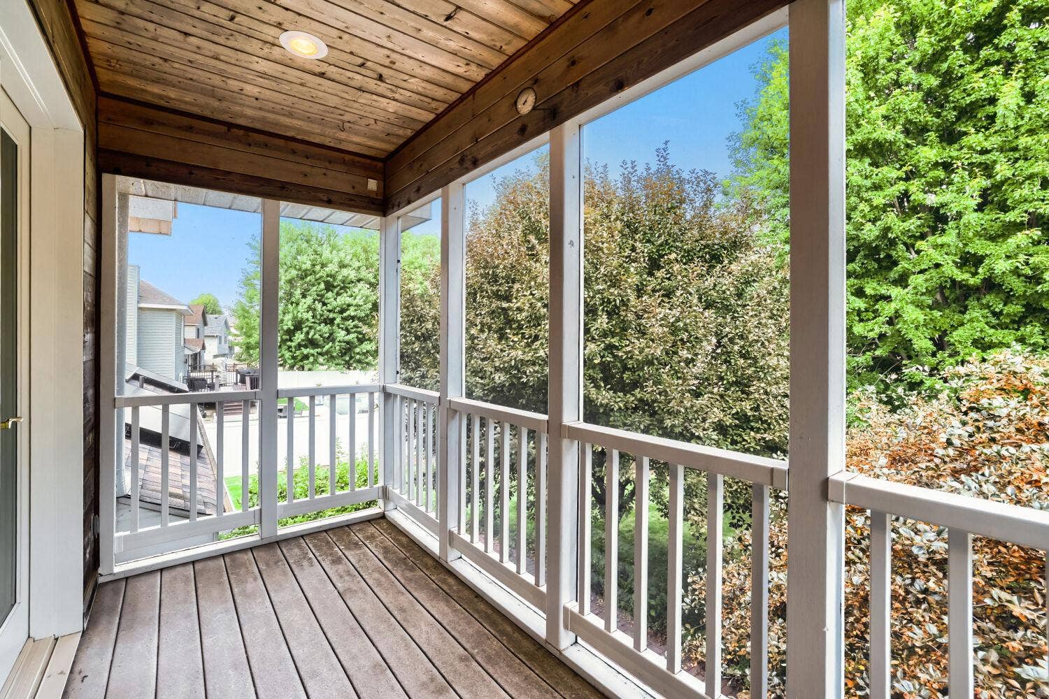 1119 Bonnieview Drive, Woodbury, MN 55129 1119 Bonnieview Drive, Woodbury, MN 55129