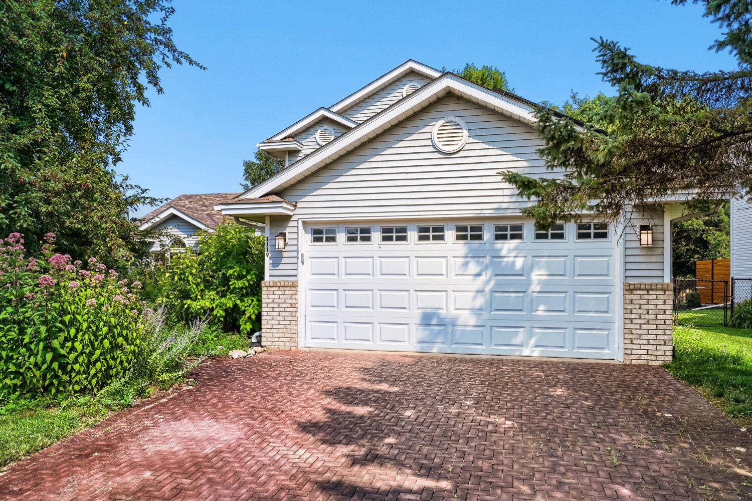 1119 Bonnieview Drive, Woodbury, MN 55129 1119 Bonnieview Drive, Woodbury, MN 55129