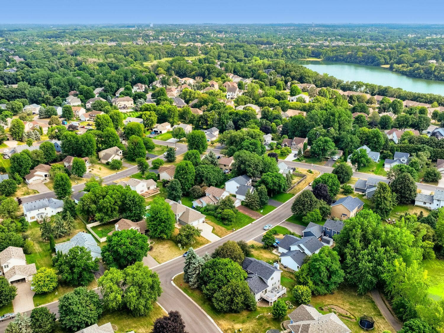 1119 Bonnieview Drive, Woodbury, MN 55129 1119 Bonnieview Drive, Woodbury, MN 55129
