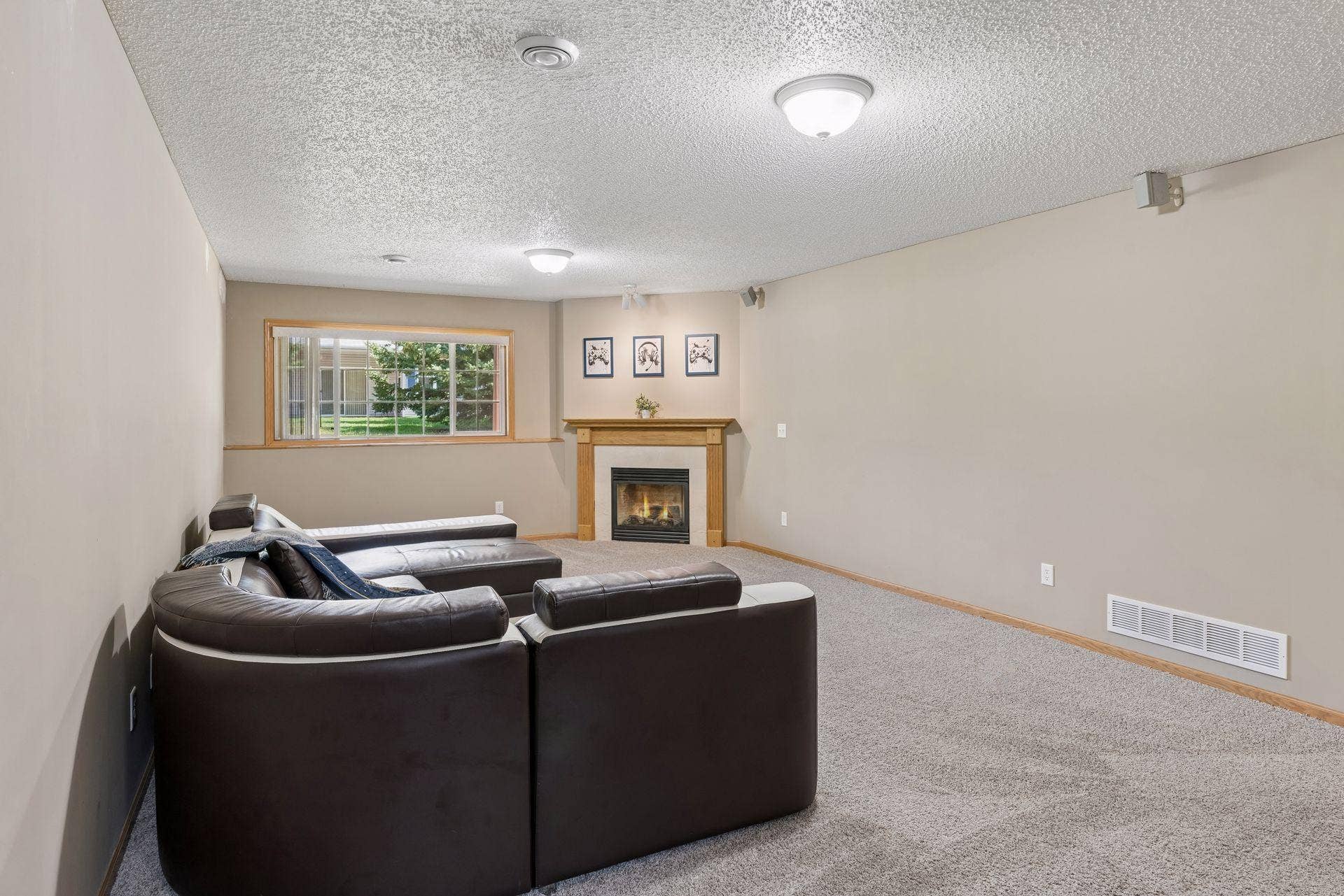 8556 Adair Circle N, Brooklyn Park, MN 55443 8556 Adair Circle N, Brooklyn Park, MN 55443