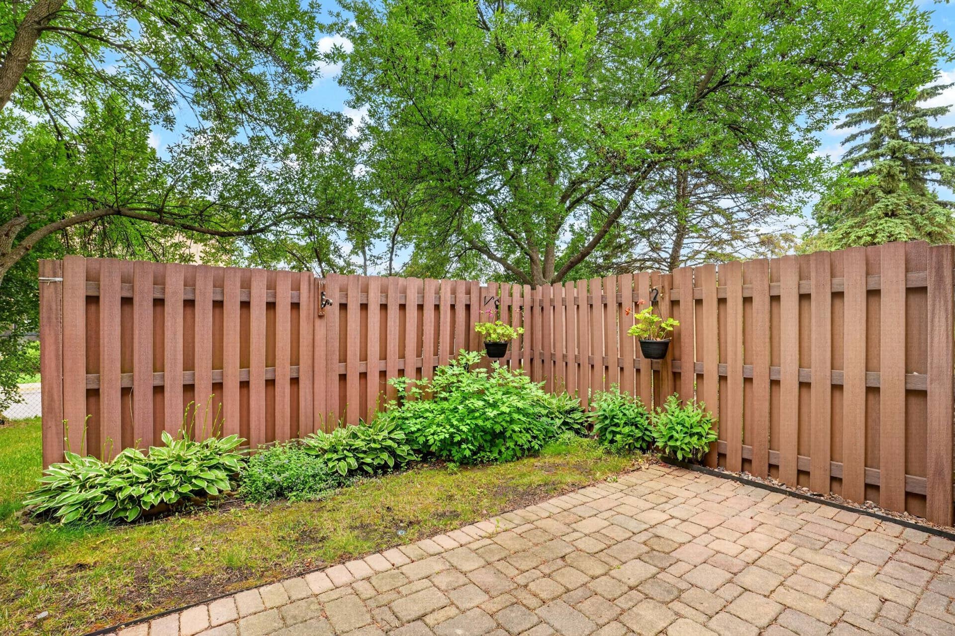 7055 Robinwood Trail, Woodbury, MN 55125 31_00031_7055_robinwood.jpg