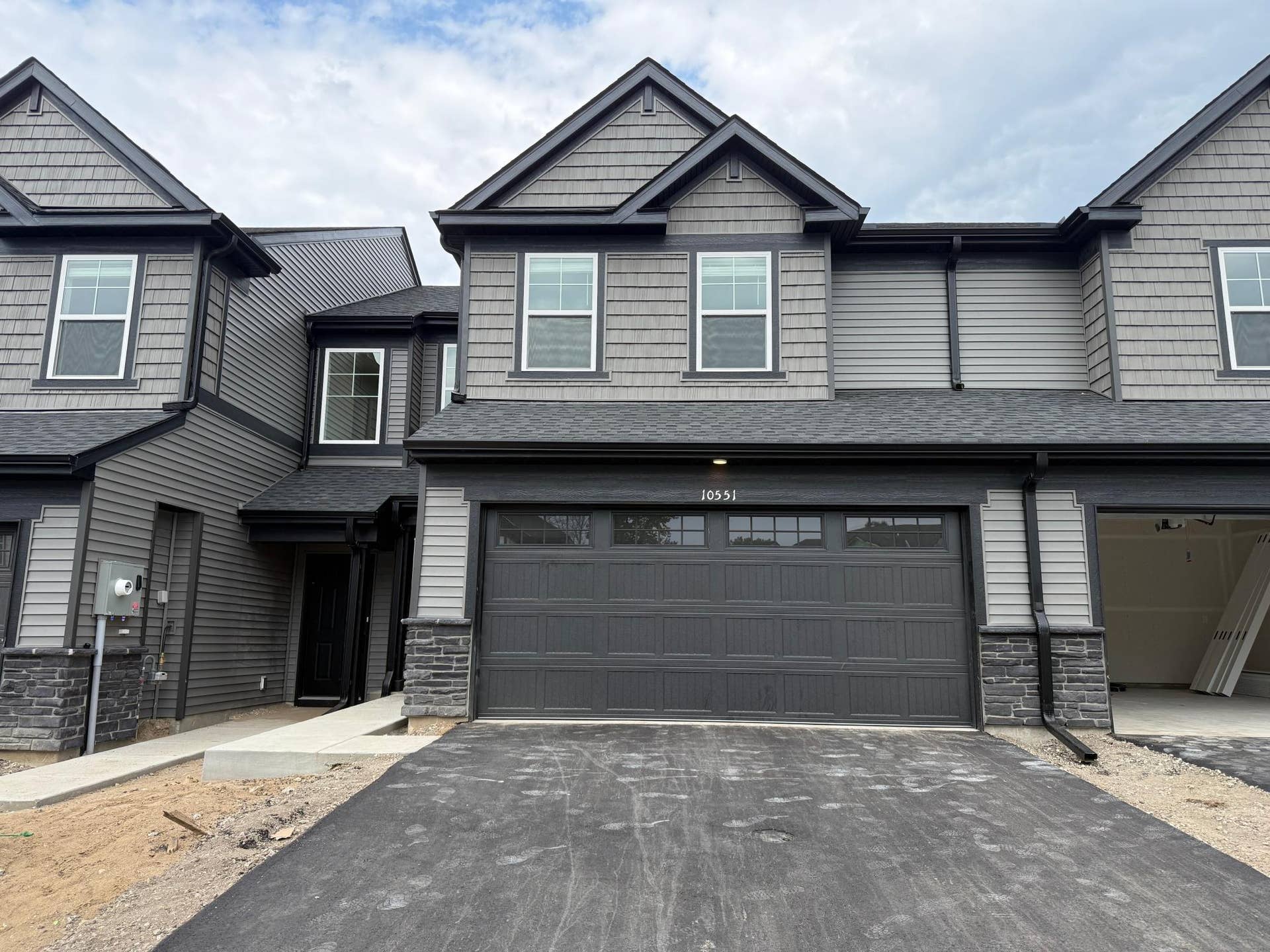 10551 Harbor Lane N, Maple Grove, MN 55369 Welcome to 10551 Harbor Ln N! (Photo is of the actual home.)