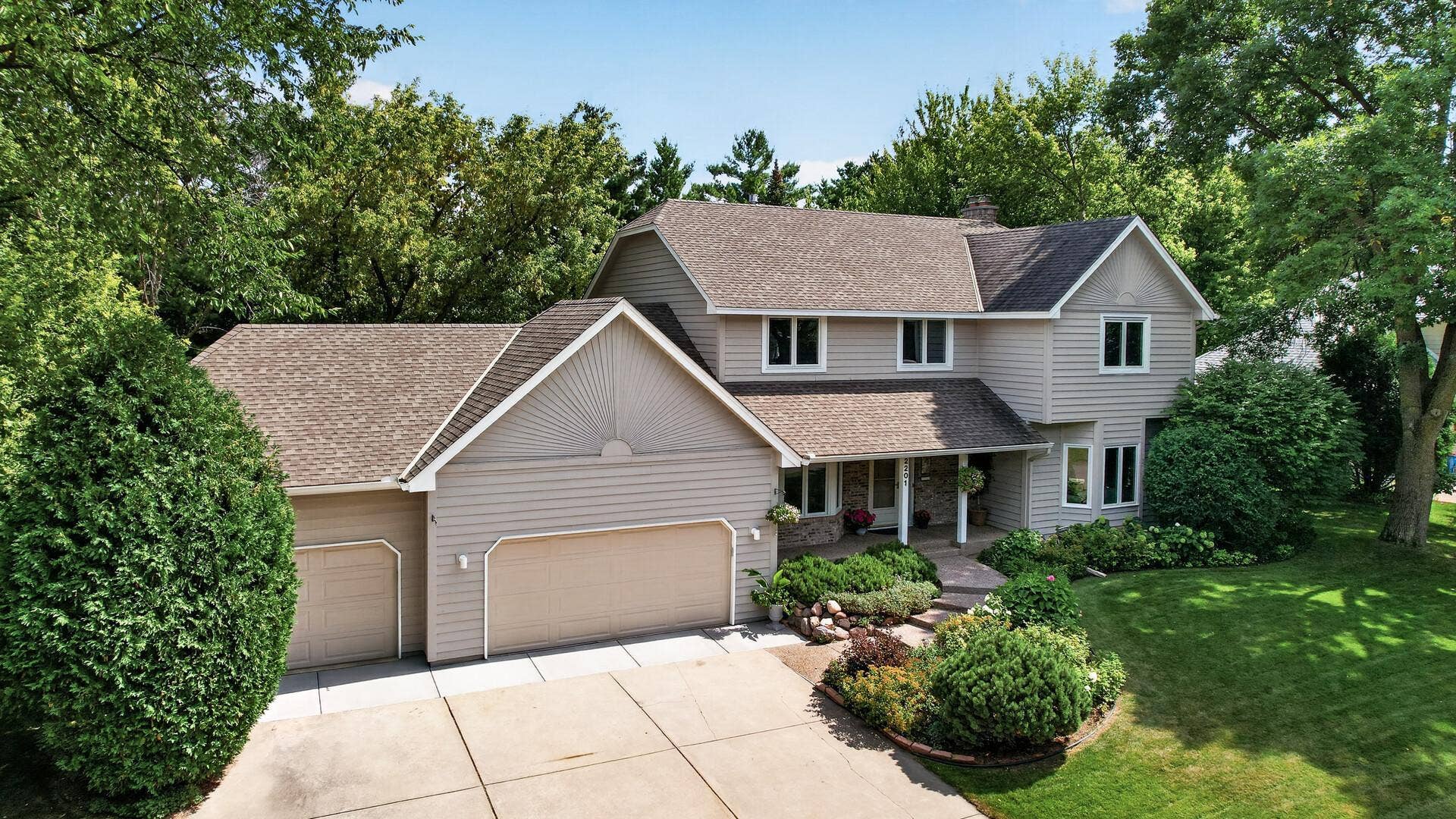 2201 Pine Island Road, Minnetonka, MN 55305