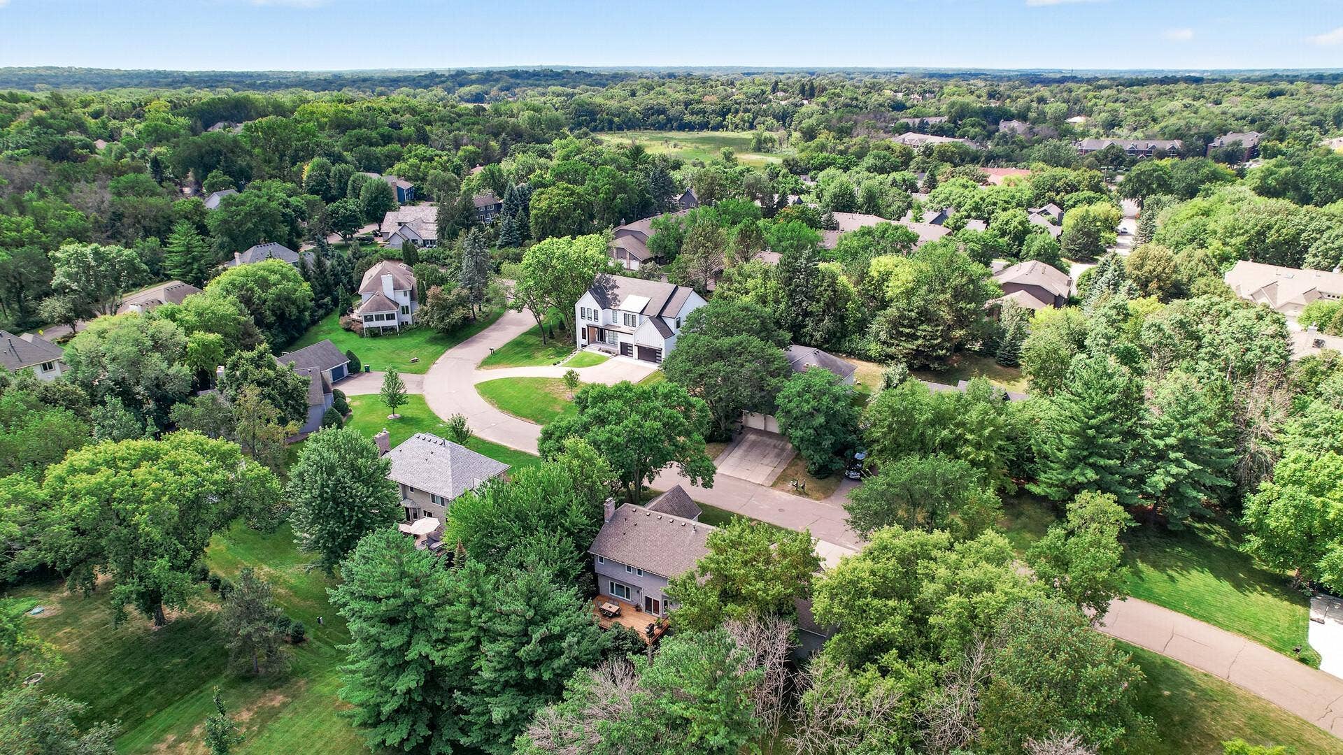 2201 Pine Island Road, Minnetonka, MN 55305