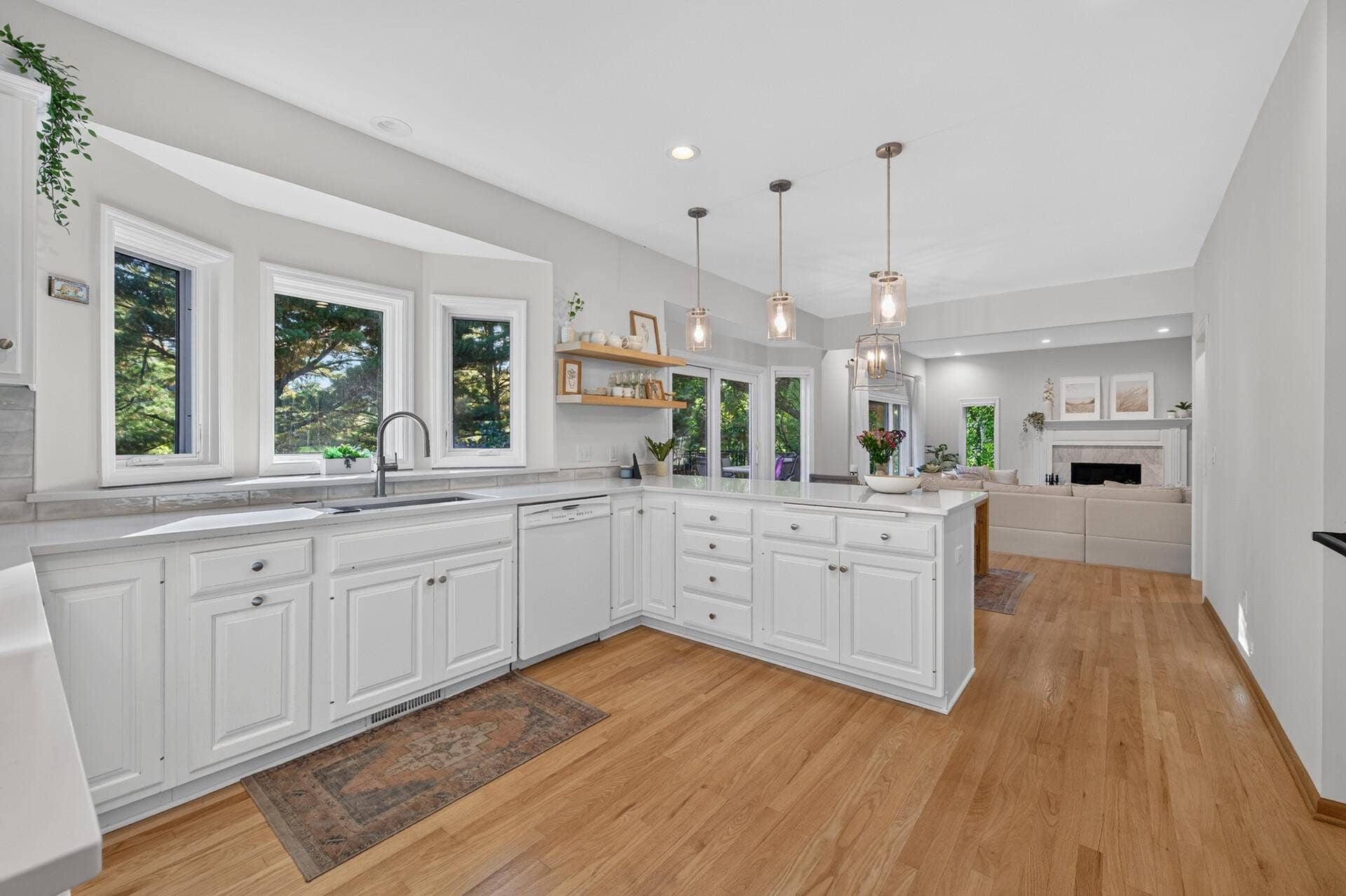 2201 Pine Island Road, Minnetonka, MN 55305
