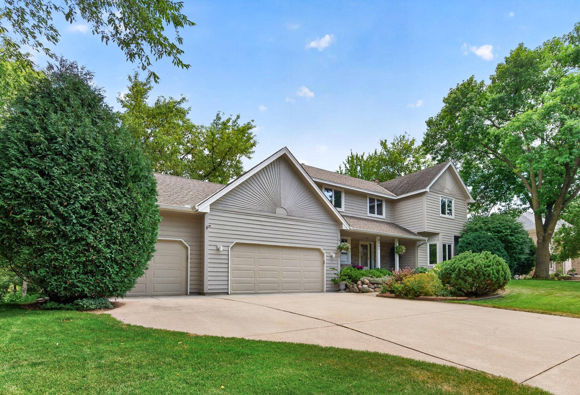 2201 Pine Island Road, Minnetonka, MN 55305