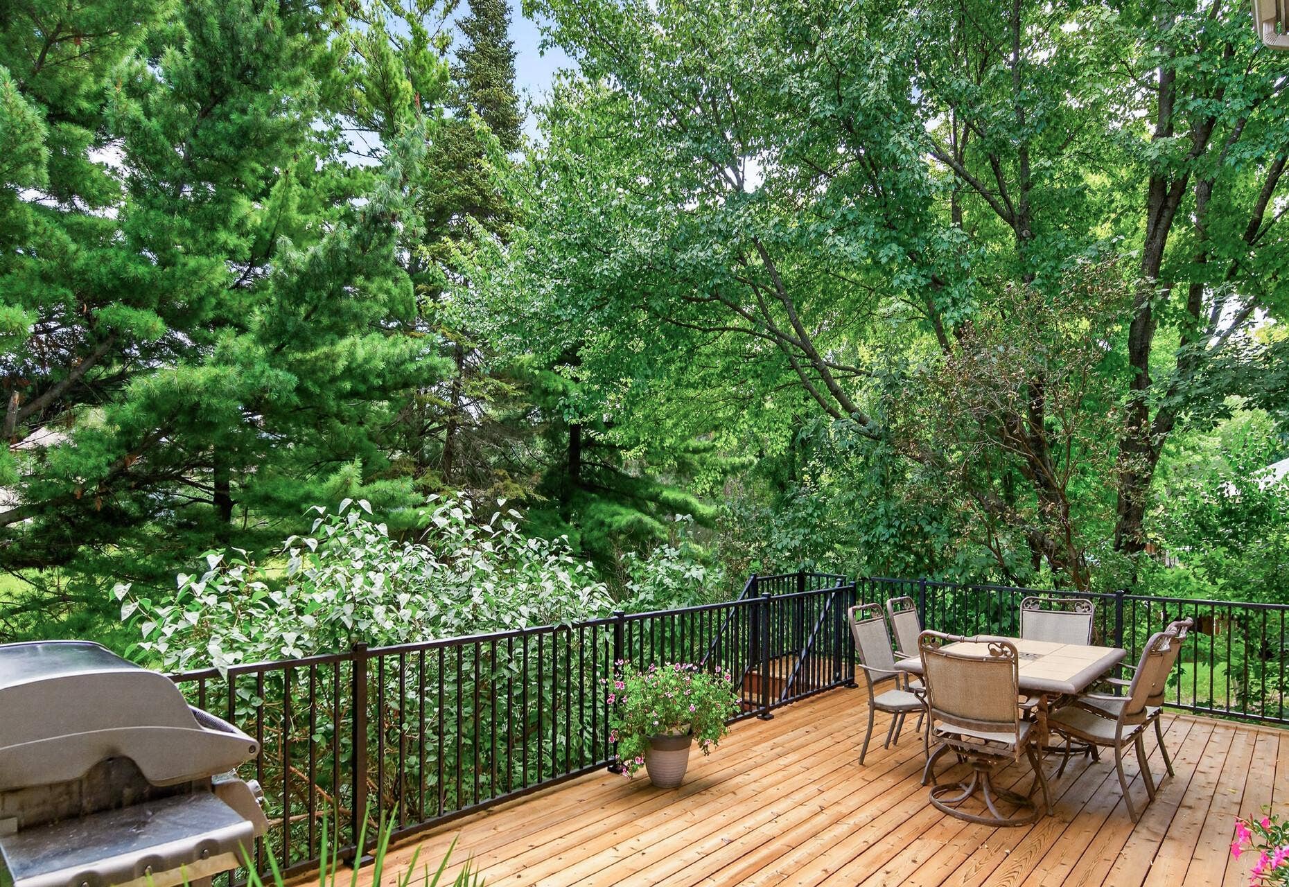 2201 Pine Island Road, Minnetonka, MN 55305