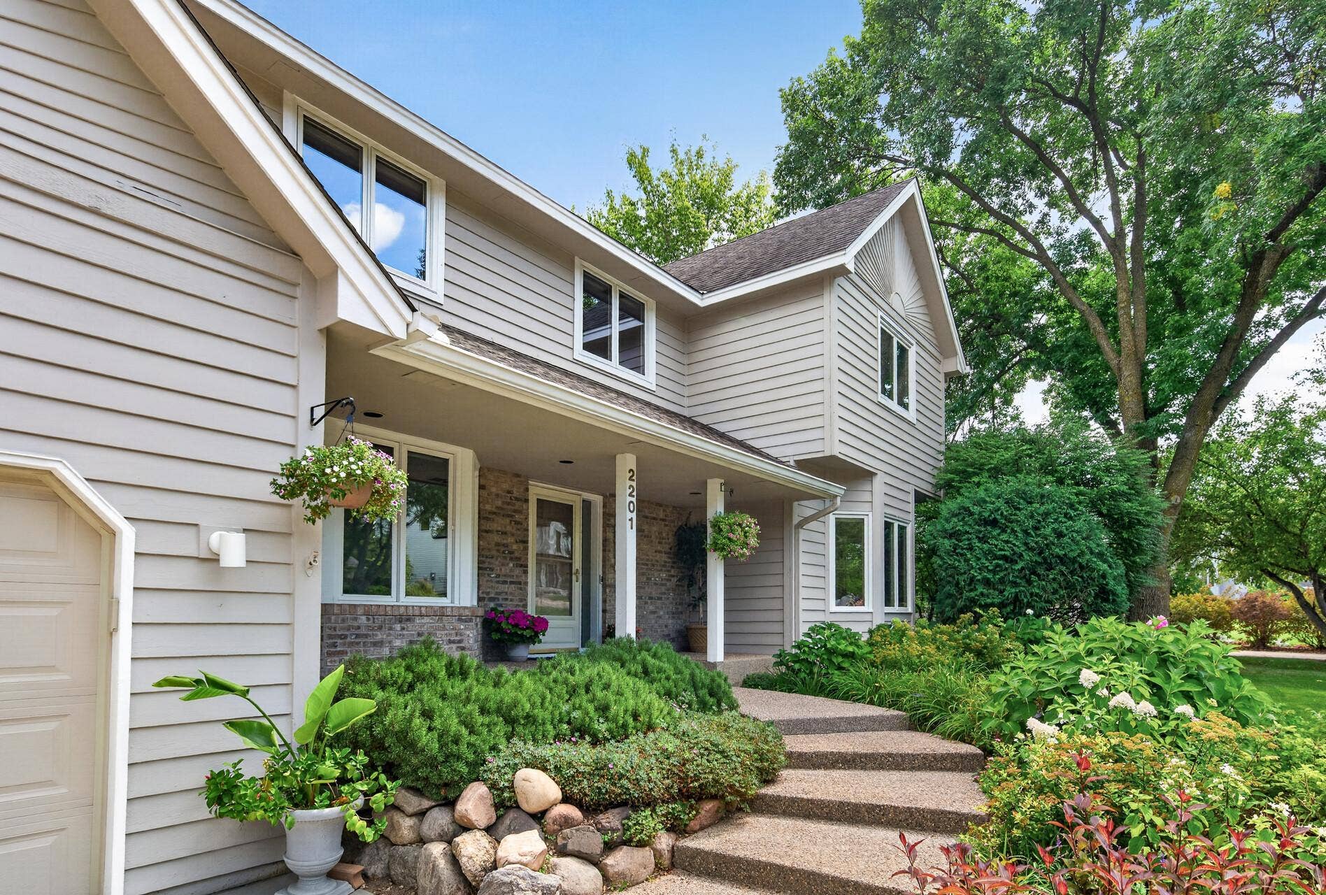 2201 Pine Island Road, Minnetonka, MN 55305