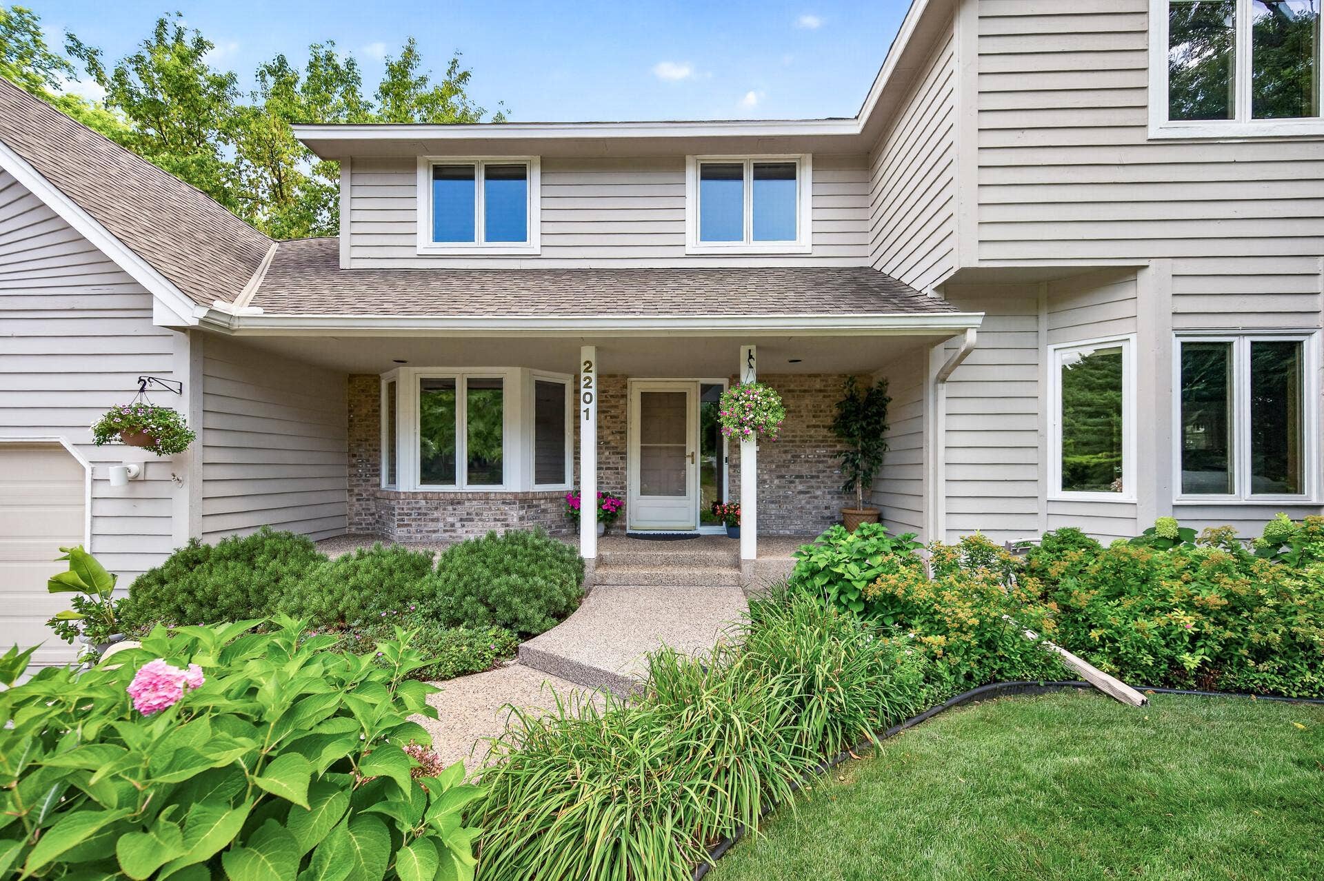 2201 Pine Island Road, Minnetonka, MN 55305