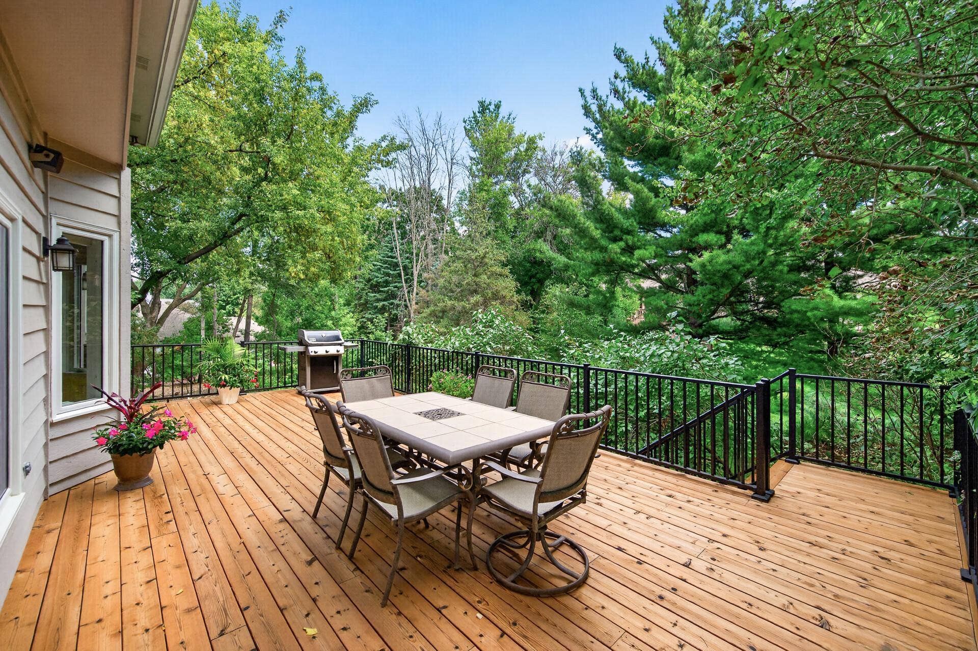 2201 Pine Island Road, Minnetonka, MN 55305