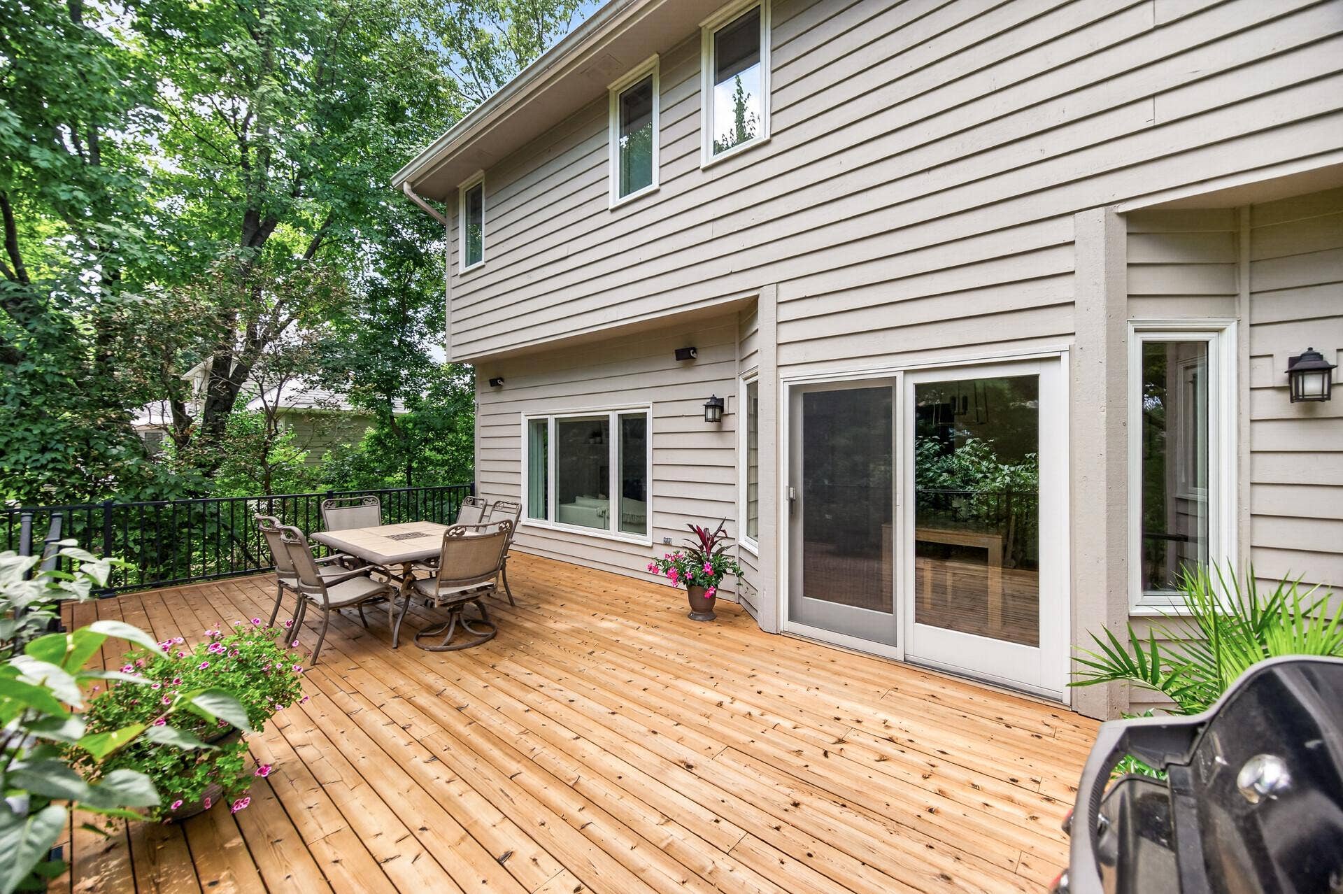 2201 Pine Island Road, Minnetonka, MN 55305