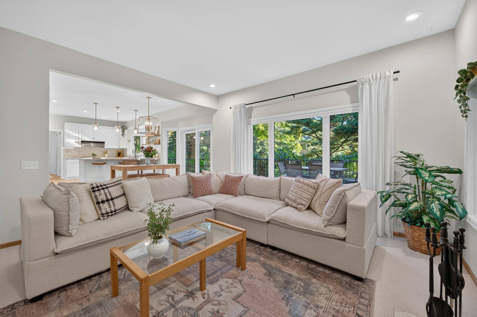 2201 Pine Island Road, Minnetonka, MN 55305