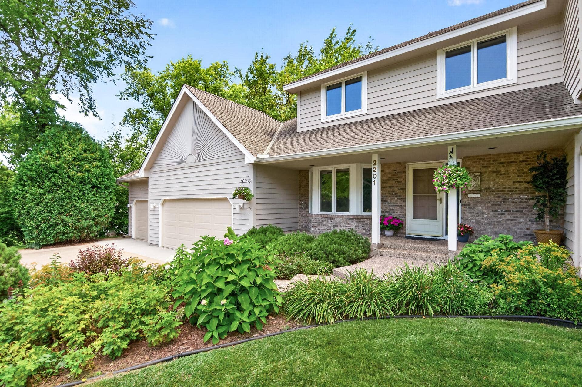 2201 Pine Island Road, Minnetonka, MN 55305