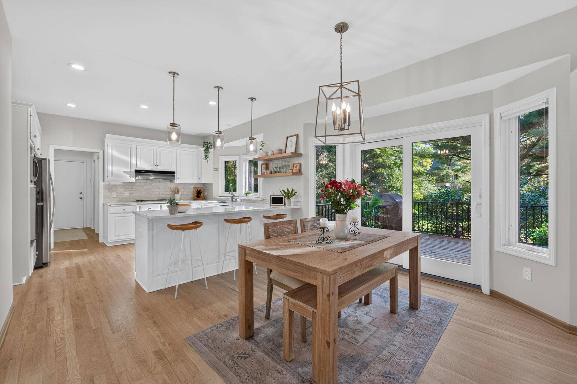 2201 Pine Island Road, Minnetonka, MN 55305