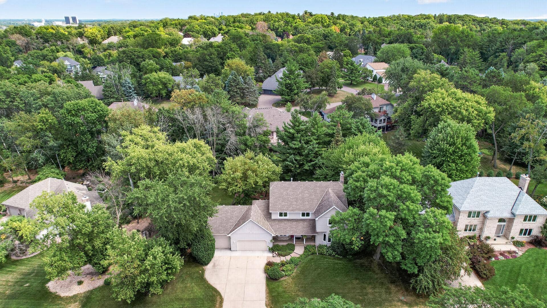 2201 Pine Island Road, Minnetonka, MN 55305