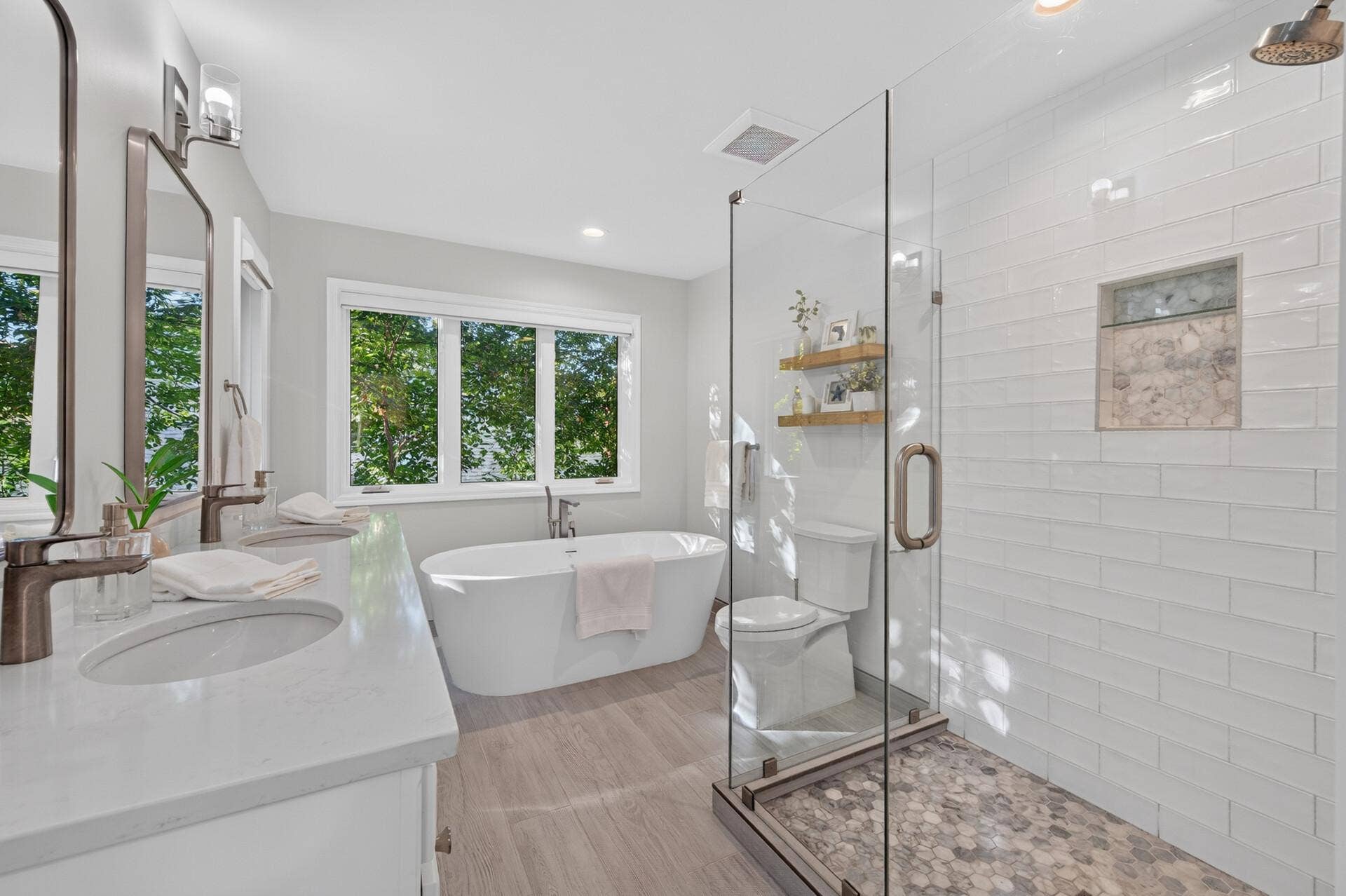 2201 Pine Island Road, Minnetonka, MN 55305