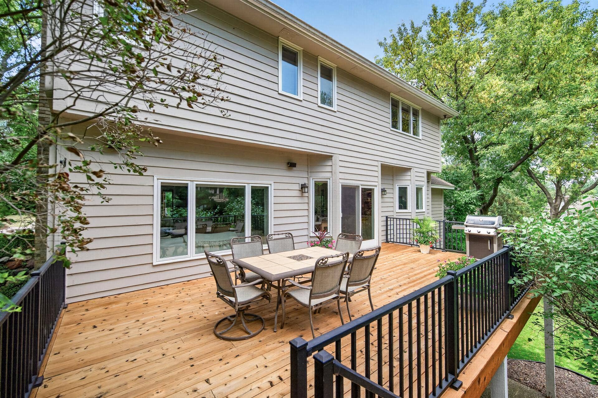 2201 Pine Island Road, Minnetonka, MN 55305