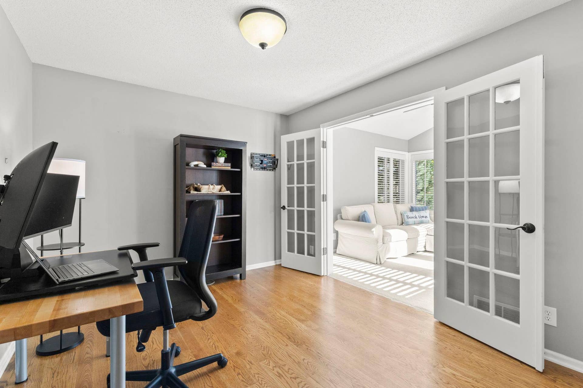 3563 Rae Lane, Woodbury, MN 55125 Fantastic home office or in-law suite