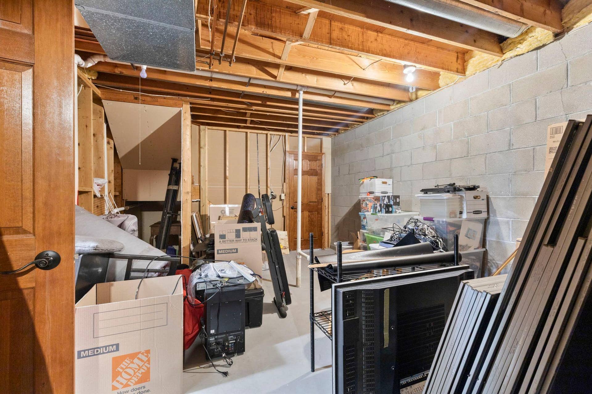 3563 Rae Lane, Woodbury, MN 55125 Huge storage space and workshop