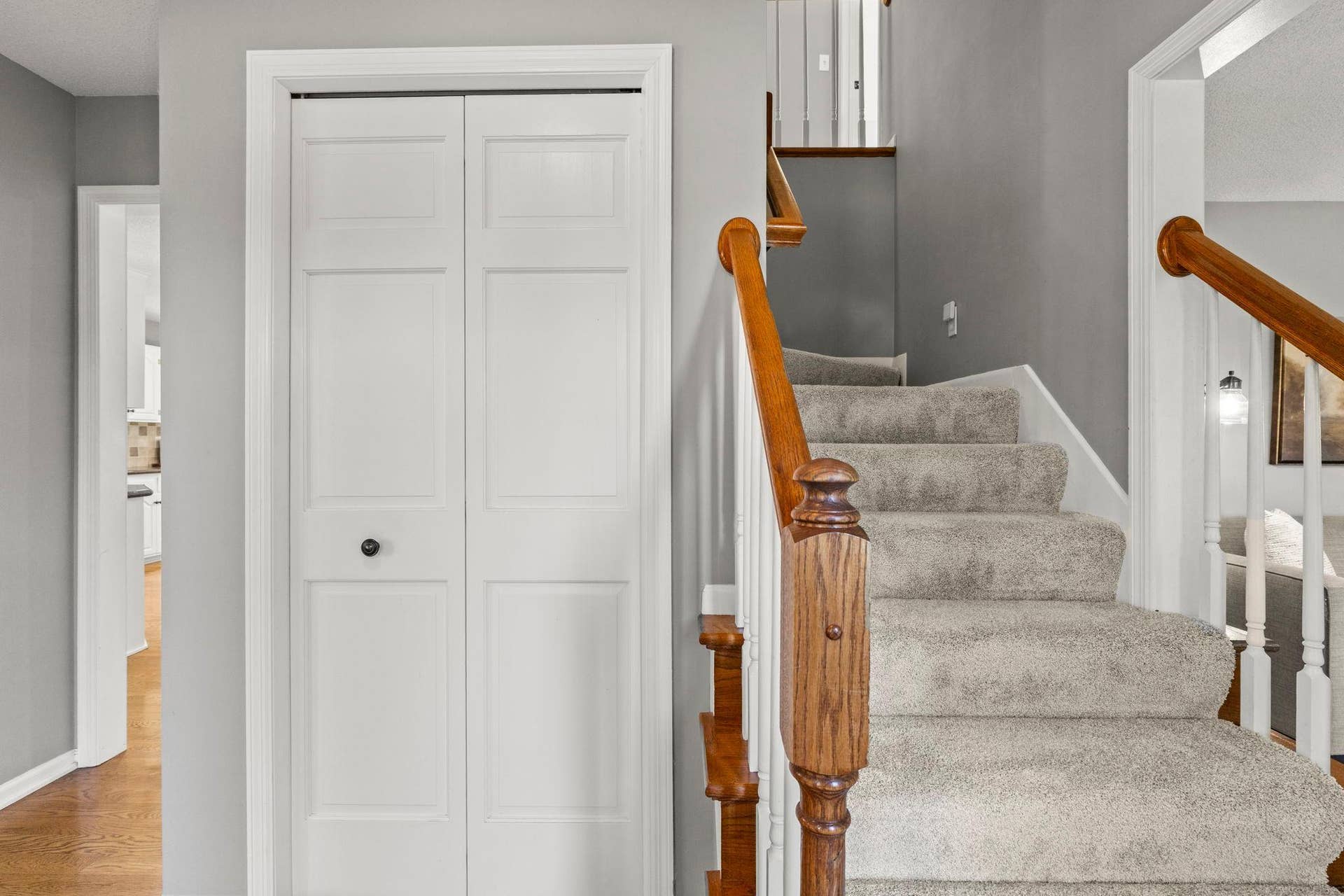 3563 Rae Lane, Woodbury, MN 55125 And upstairs...