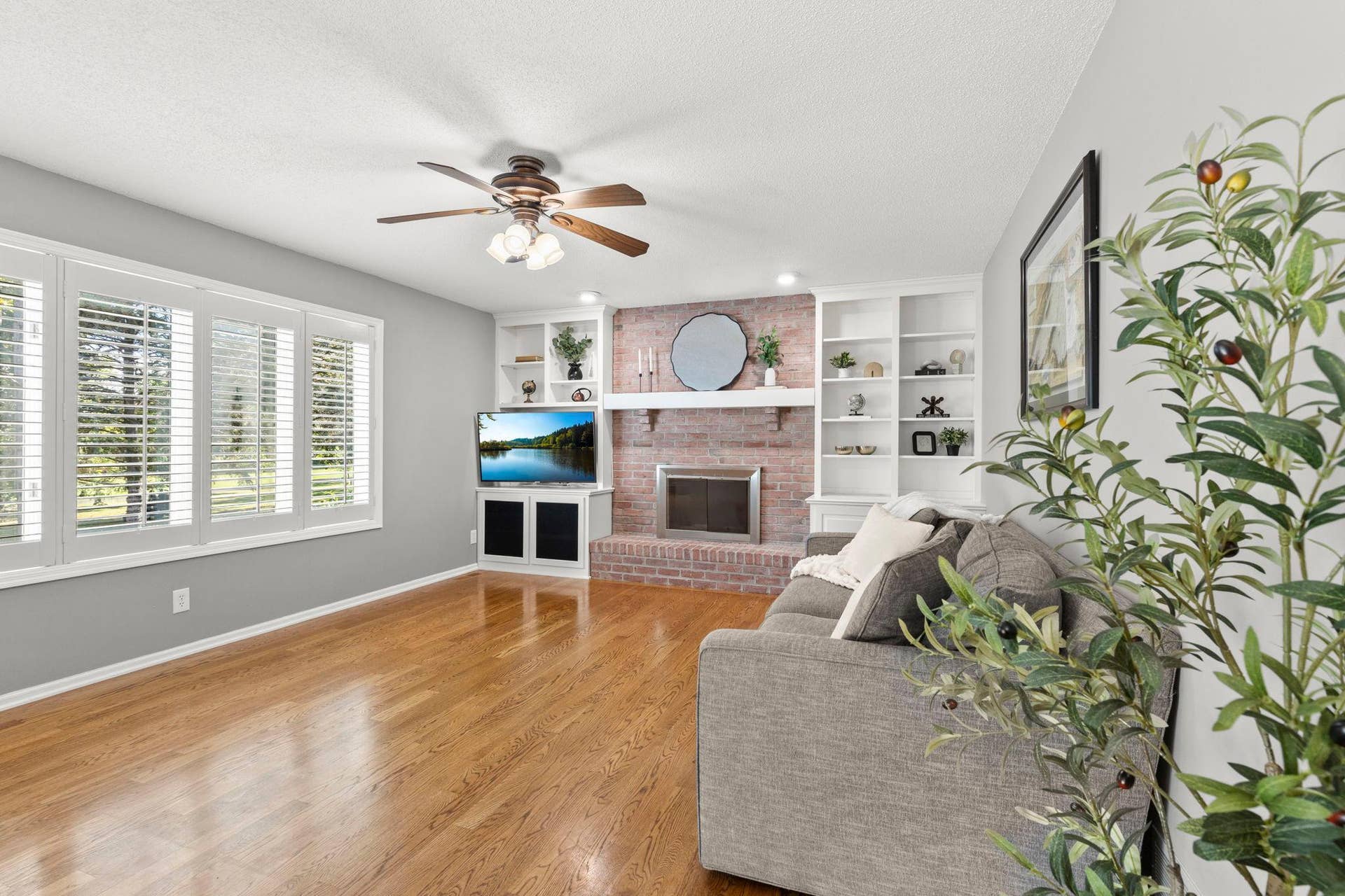 3563 Rae Lane, Woodbury, MN 55125 38-web-or-mls-35-print-3563 Rae Ln-78.jpg